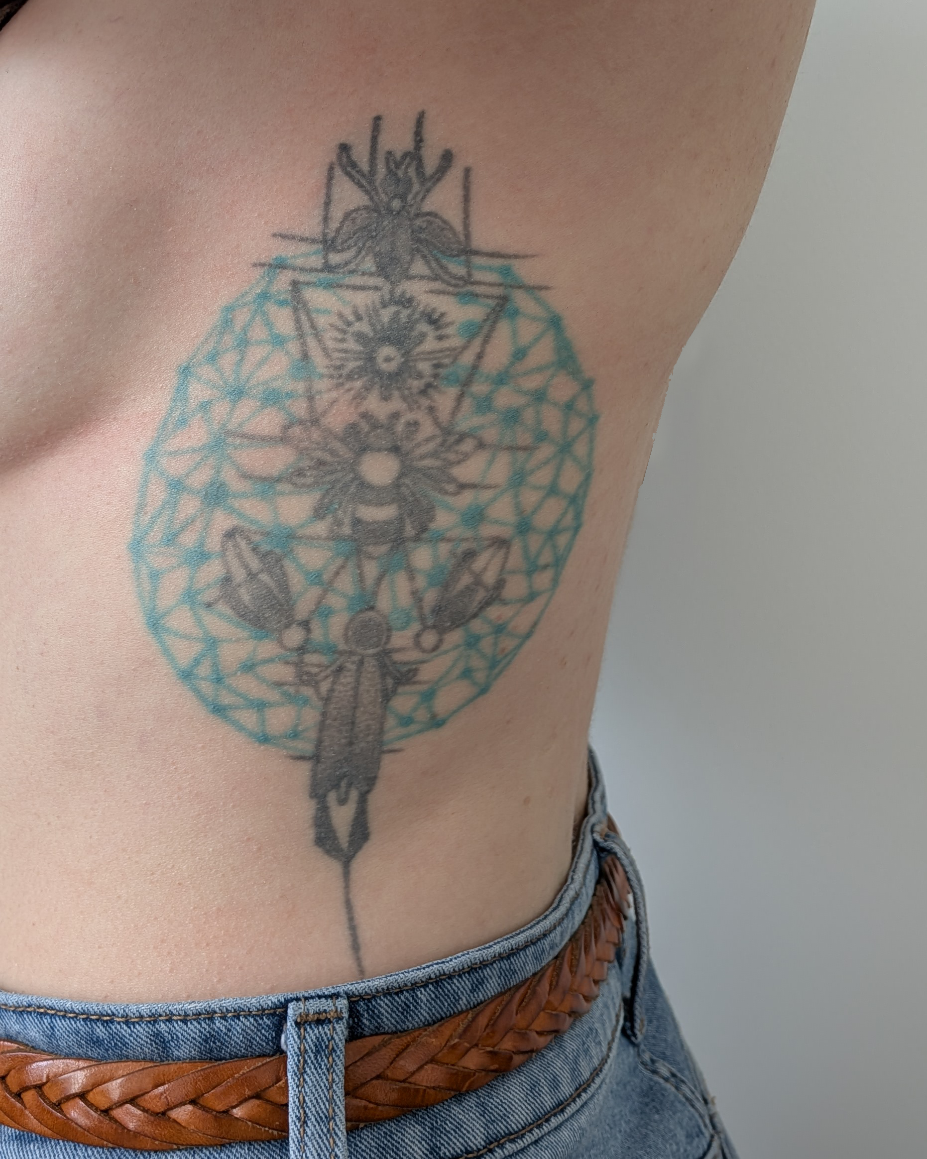 Le projet d'Anaïs, un cover de cet ancien tatouage dont elle n'aime plus le vert