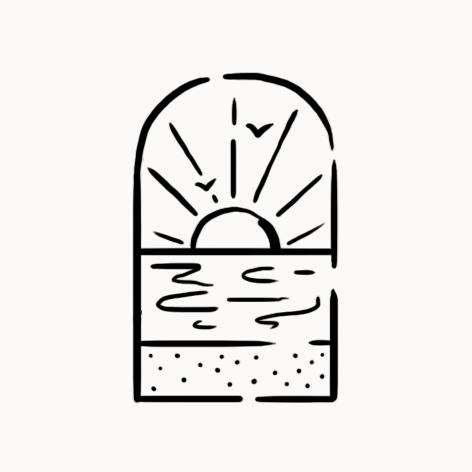 Coucher de soleil sur la mer with des oiseaux volants