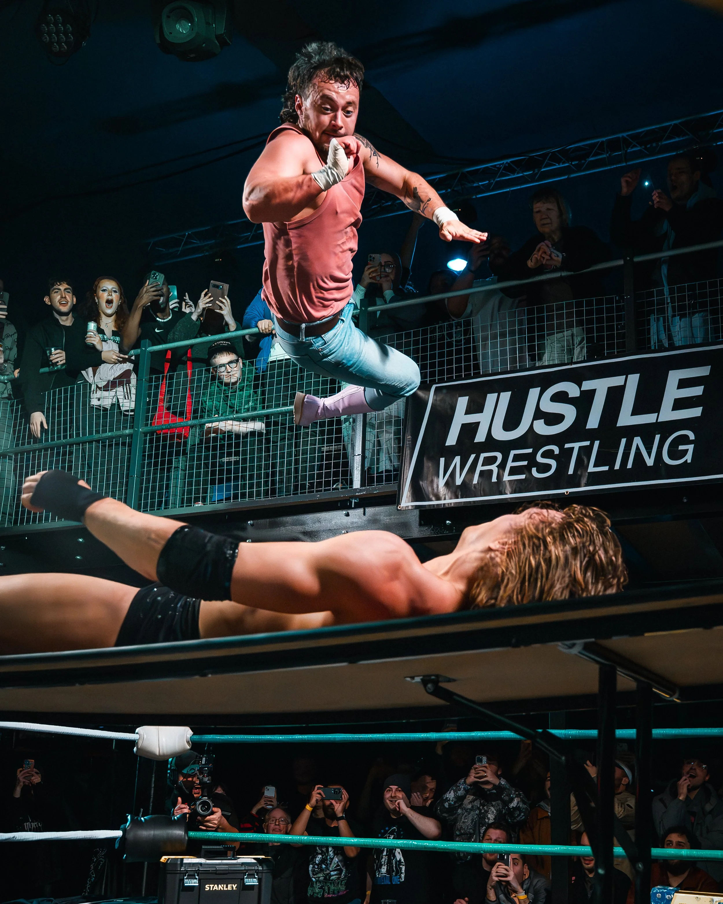 HUSTLE40-256.jpg