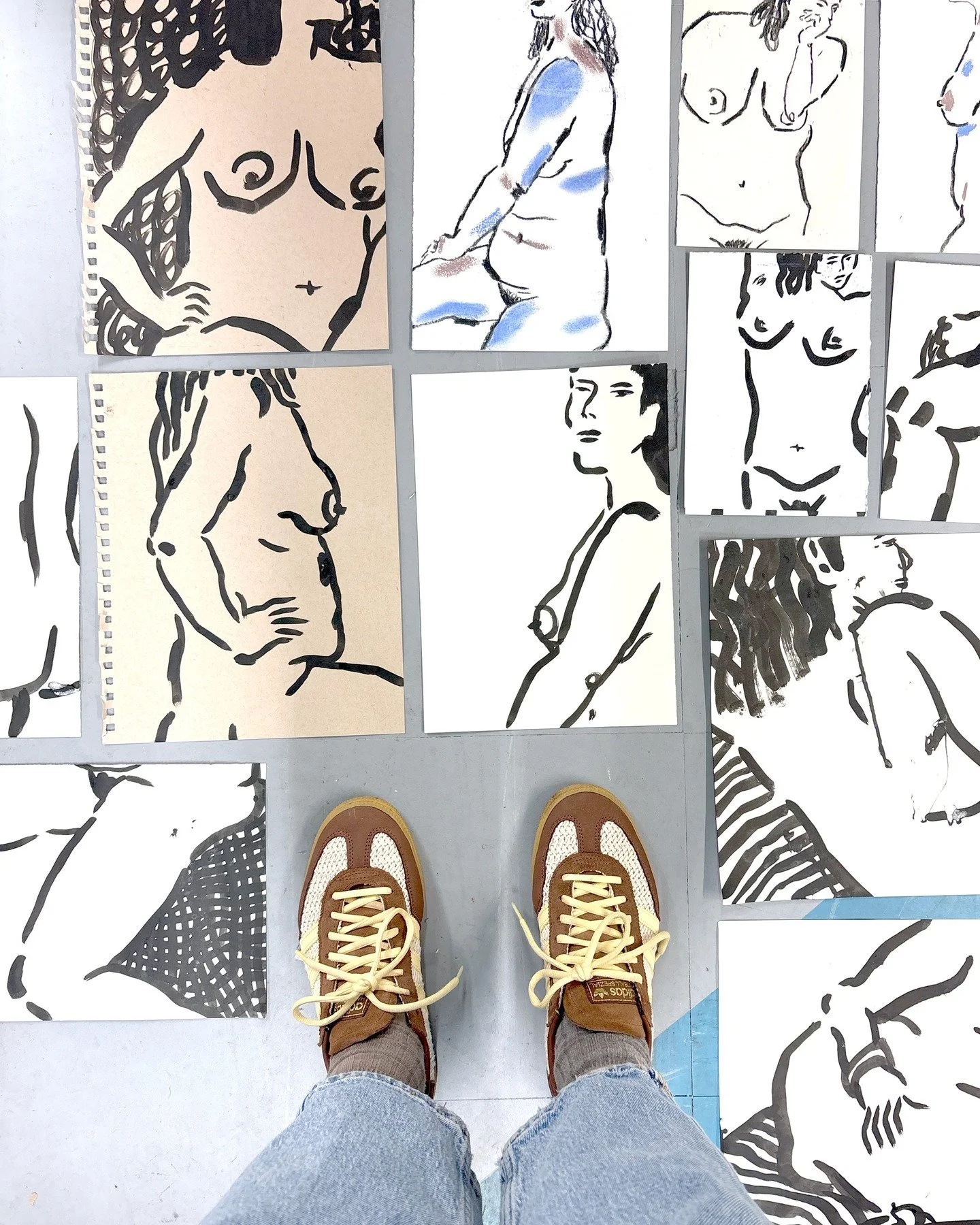 The Female Form, Unfiltered 

A collection of immediate, intuitive life drawings exploring the female body as lived, felt, and inhabited. There&rsquo;s something magical about life drawing - that quiet, attentive pause where everything softens and th