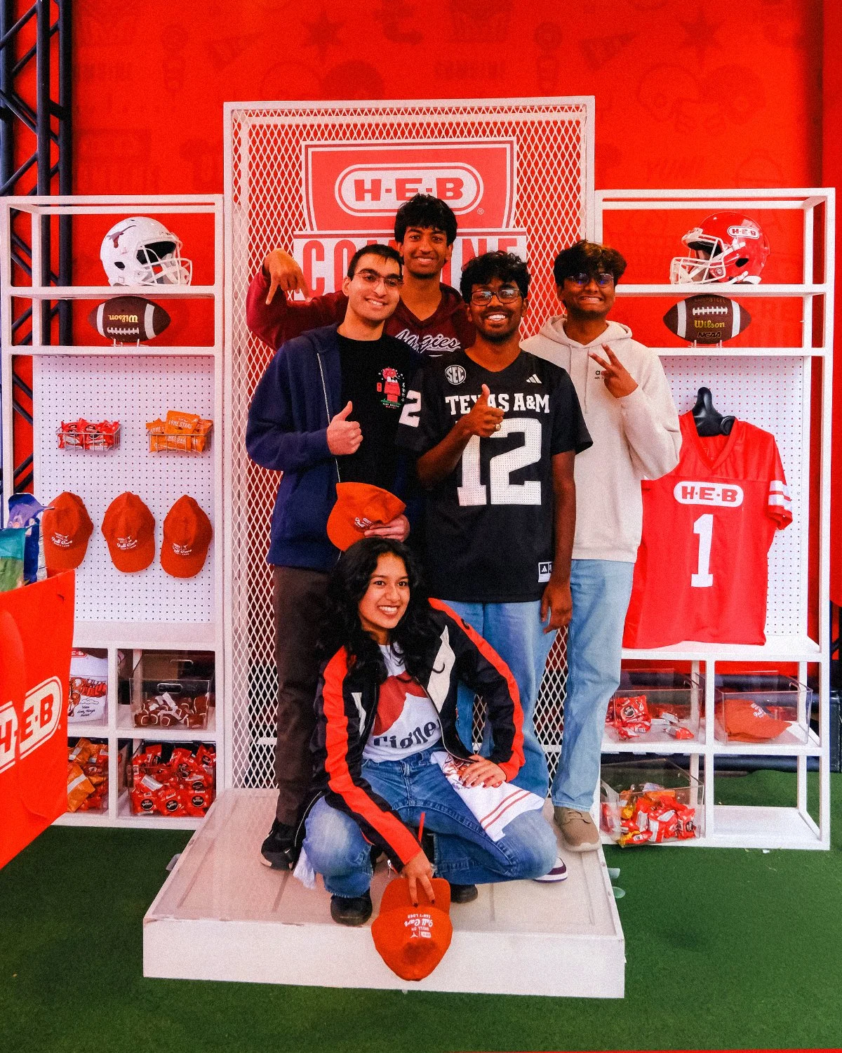 RD_HEB_COMBINE_06.jpg