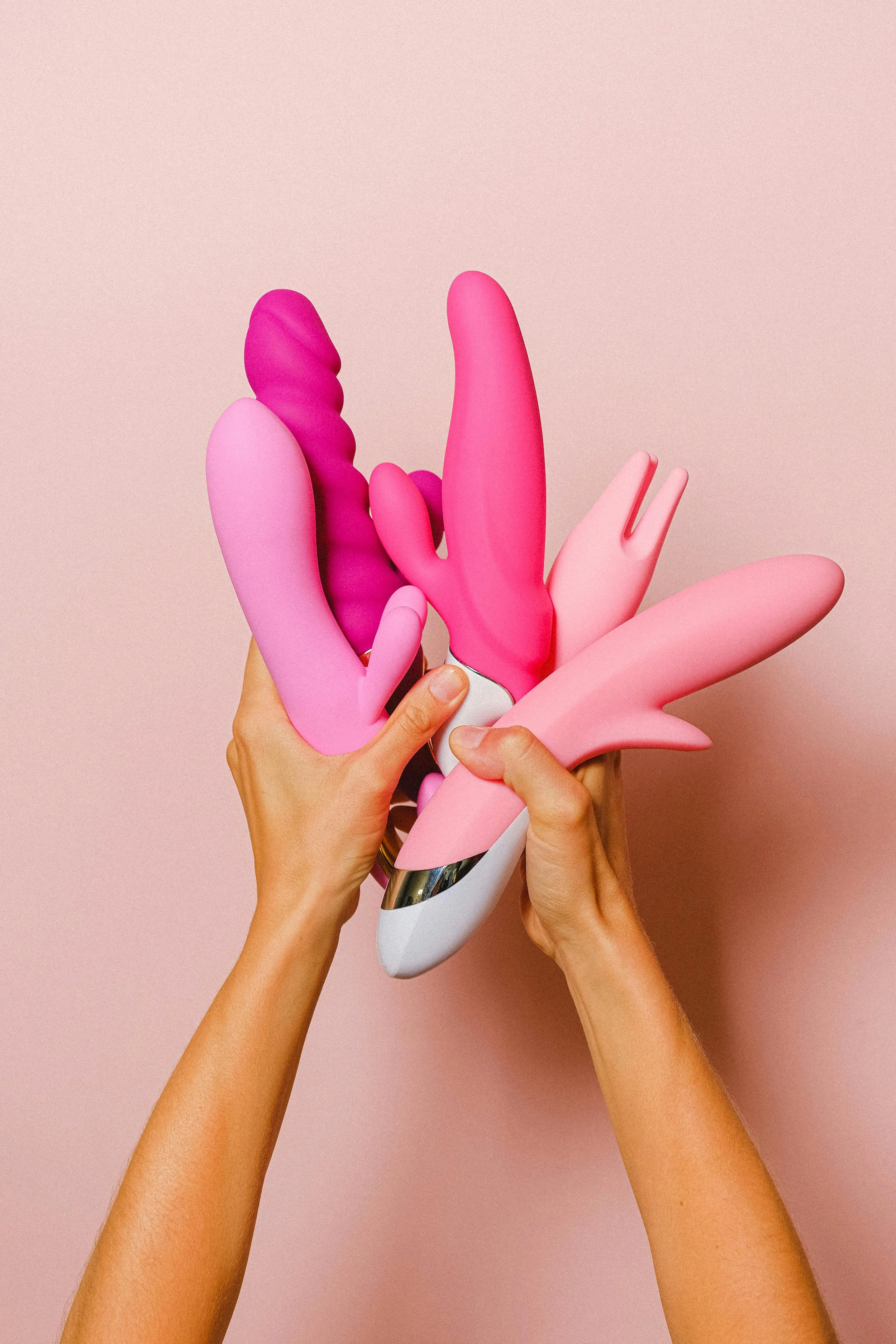 Thrusting Dildo vs Manual Dildo: Which Feels More Satisfying?