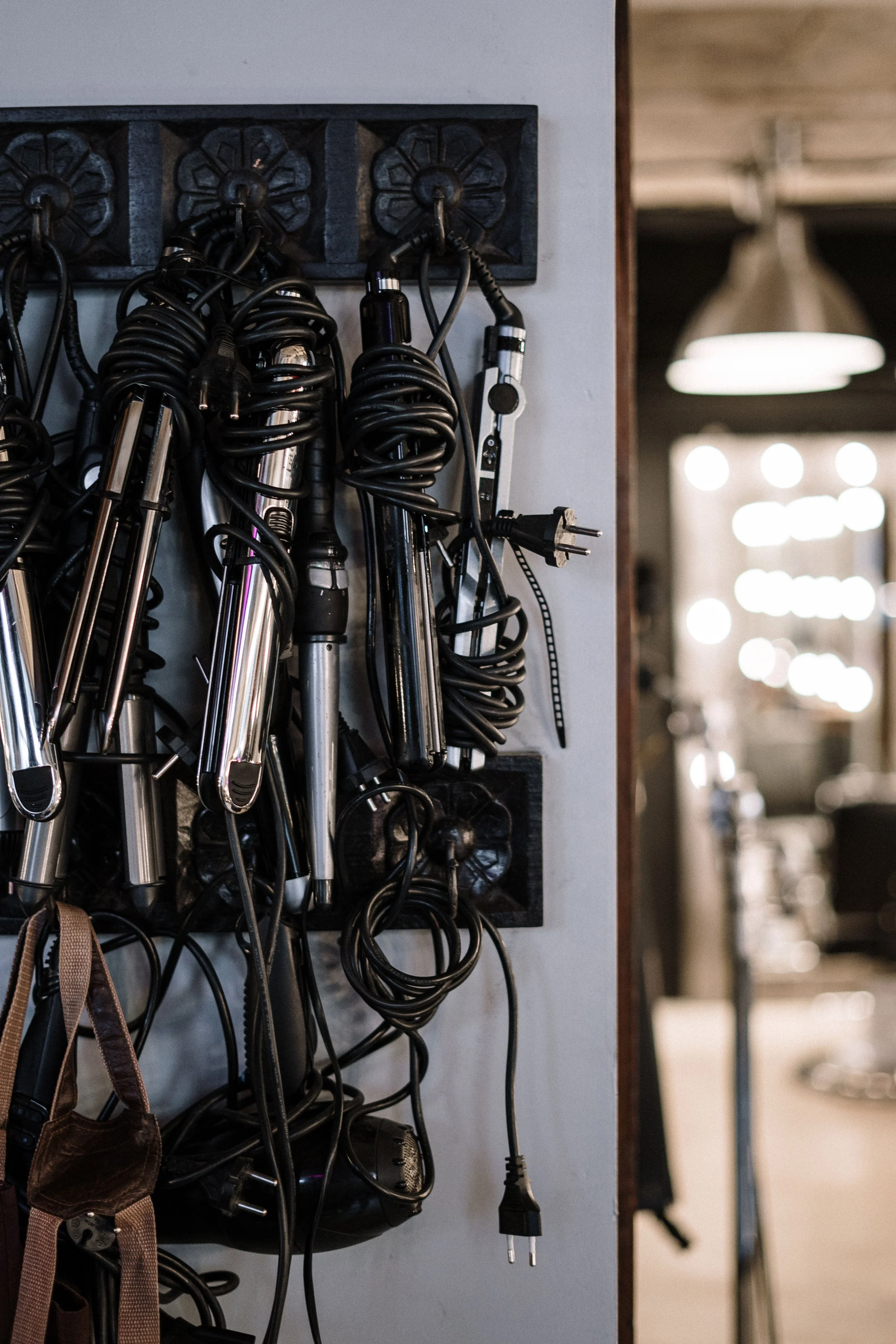 How to Choose and Use Hair Styling Tools Safely and Effectively