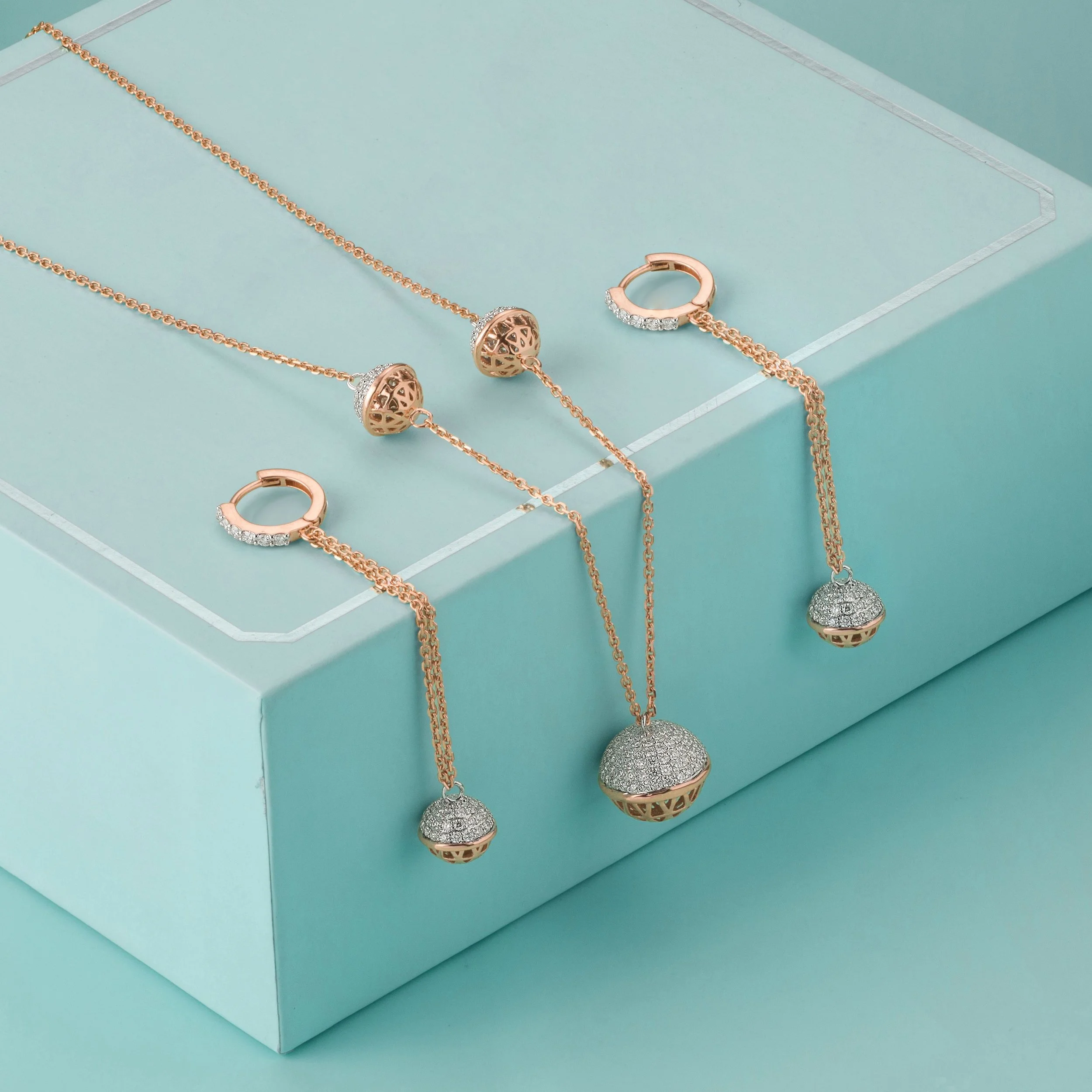 What Makes Certain Jewelery Styles Desirable Decades Later