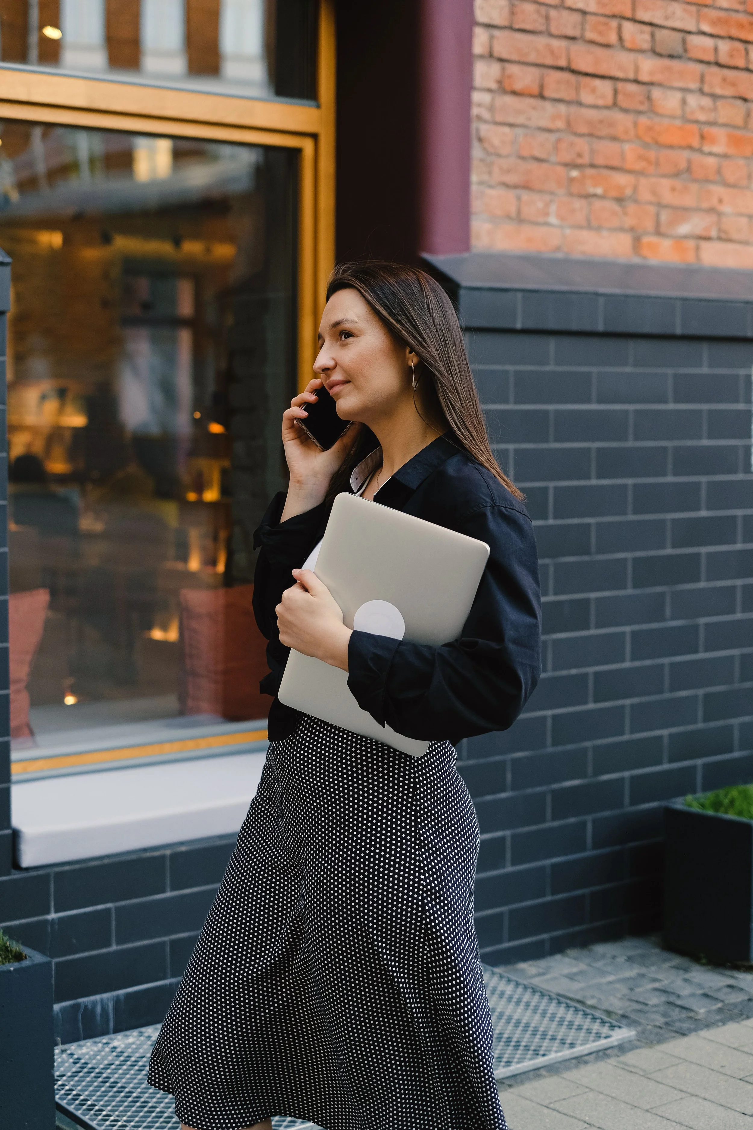 Effortless Elegance: How Busy Women Can Elevate Their Workwear Style in Minutes