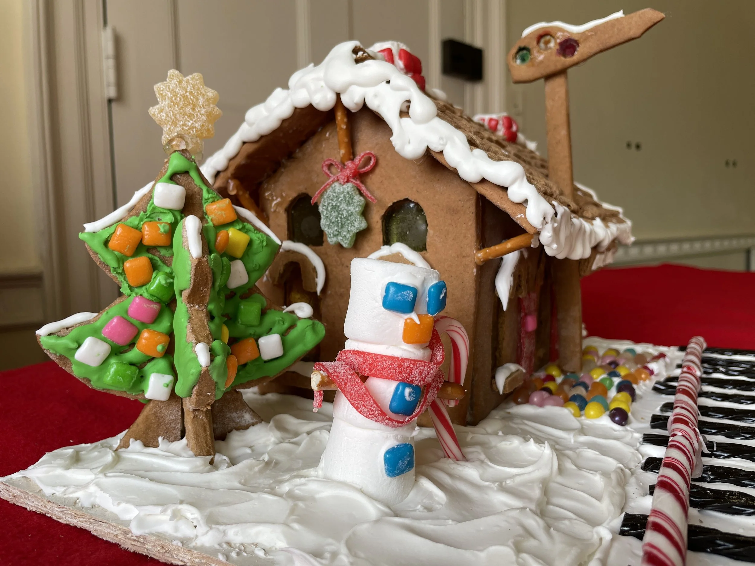 Phoebe Downs Gingerbread 2022 00004.JPG