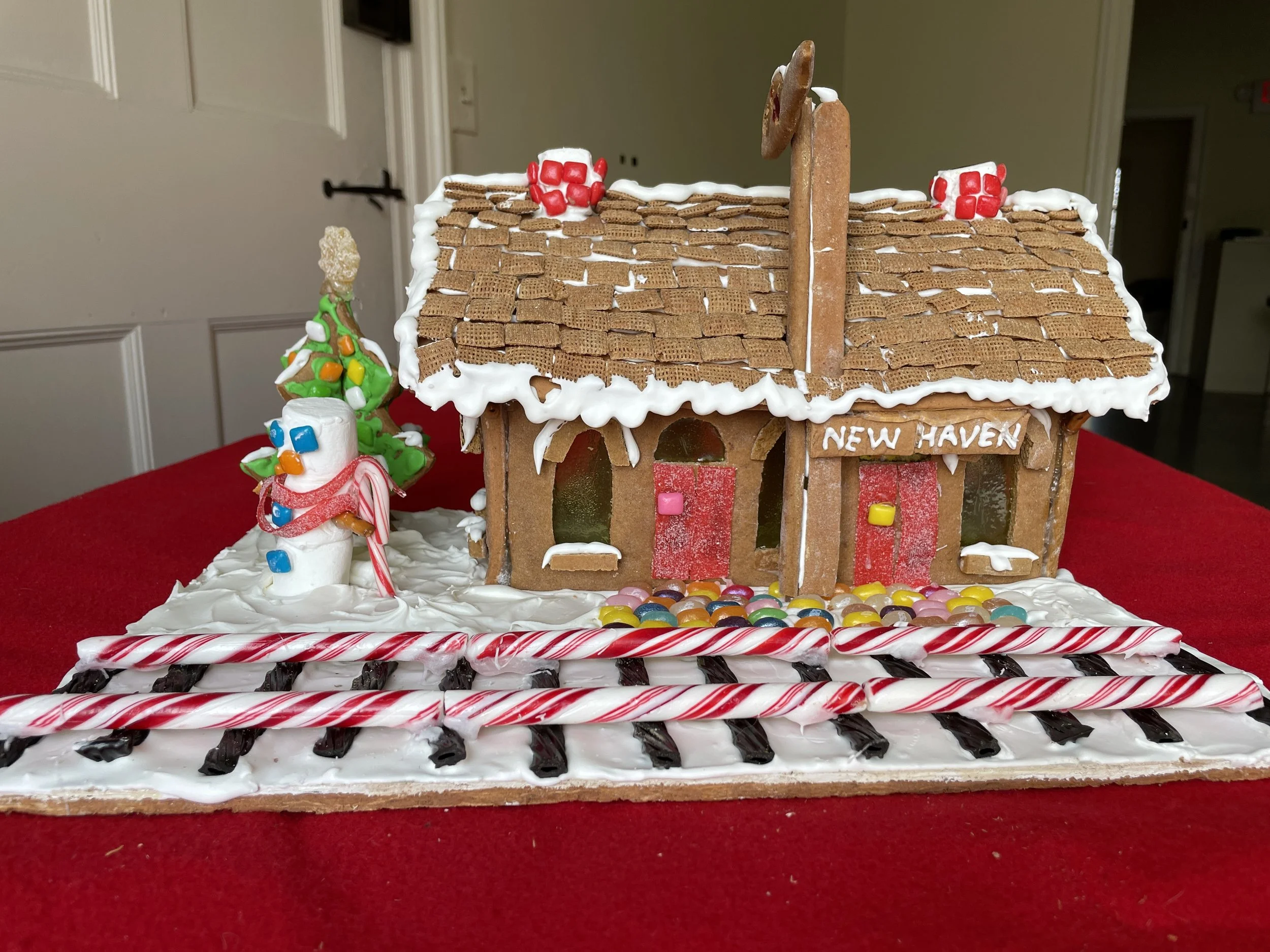 Phoebe Downs Gingerbread 2022 00002.JPG
