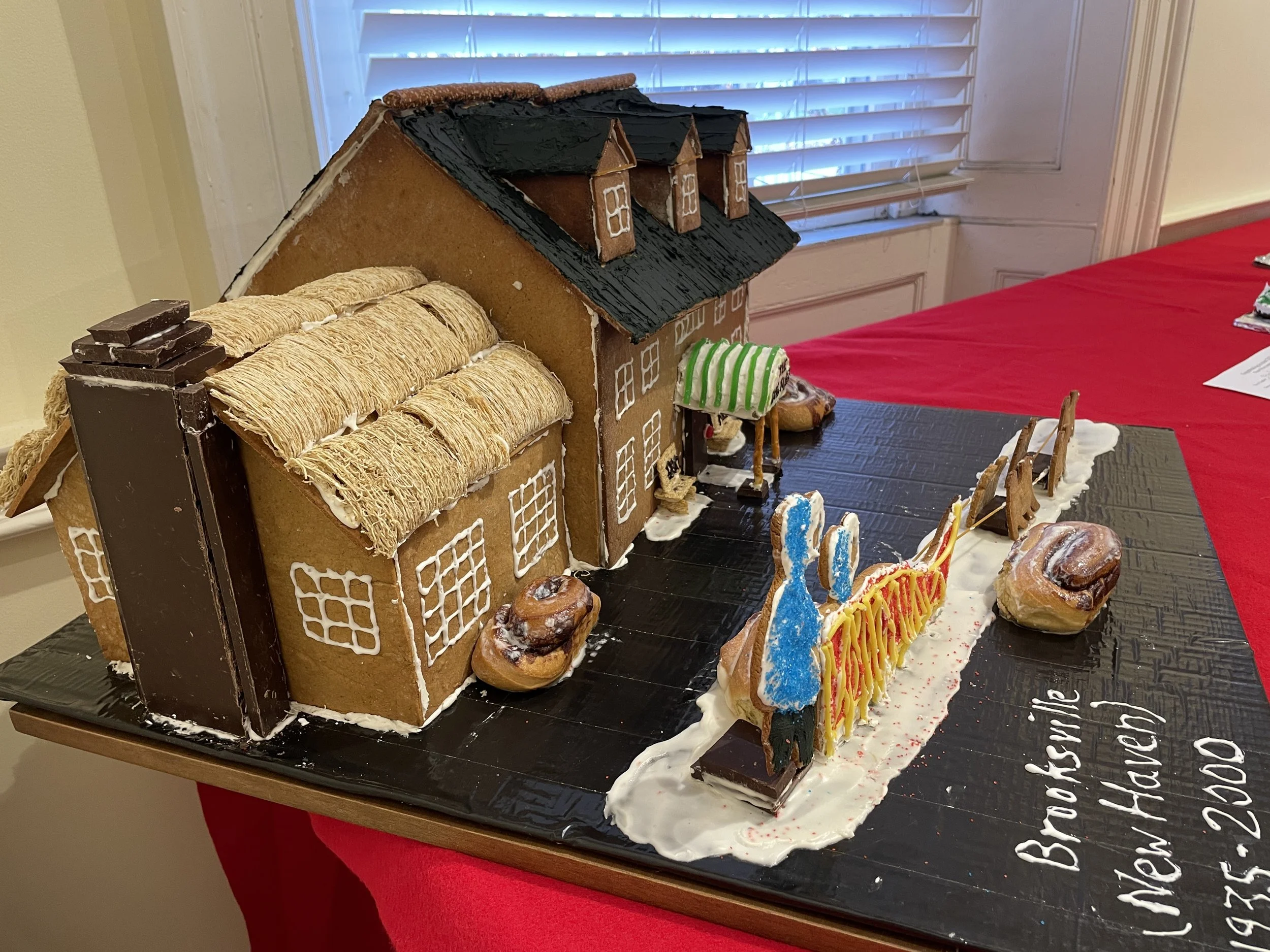 Heather Pierce Gingerbread 2022 00004.JPG