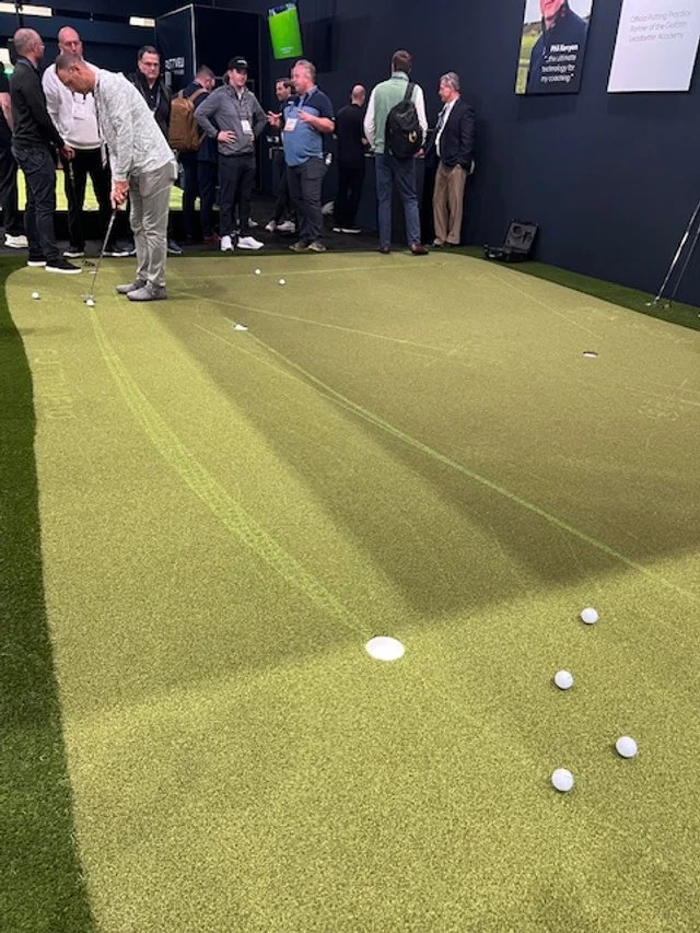  Puttview’s undulated turf 