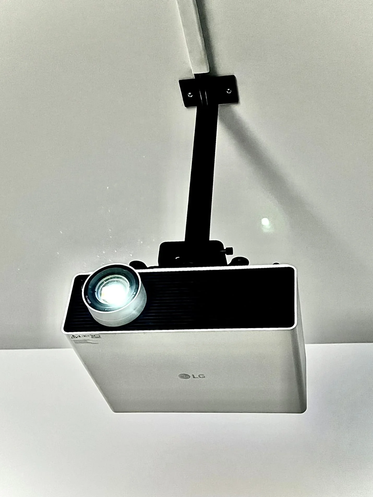 Golf Simulator Projectors Explained