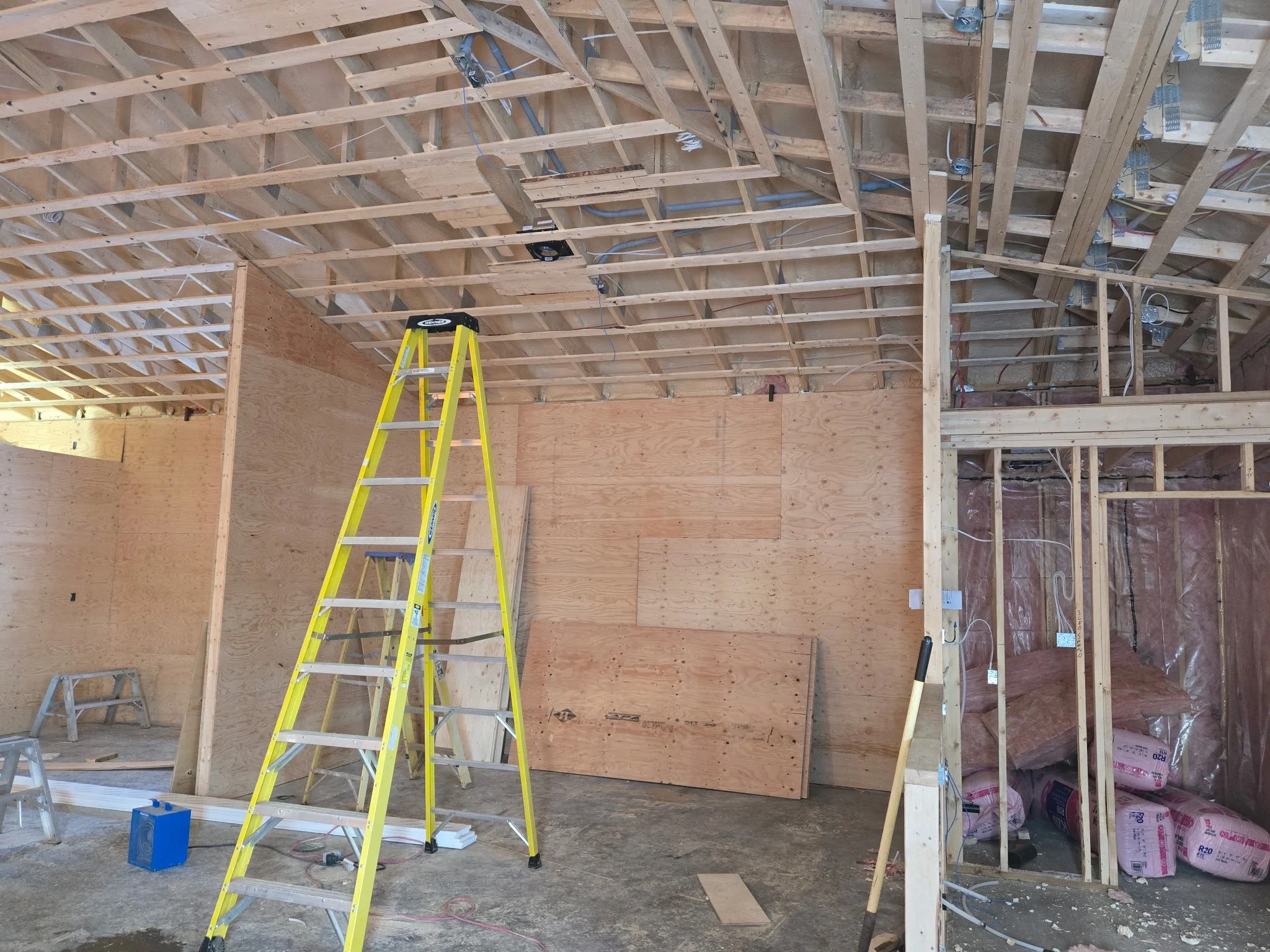  Every great build starts with a vision. Early framing laid the foundation for this high-performance golf simulator space. 