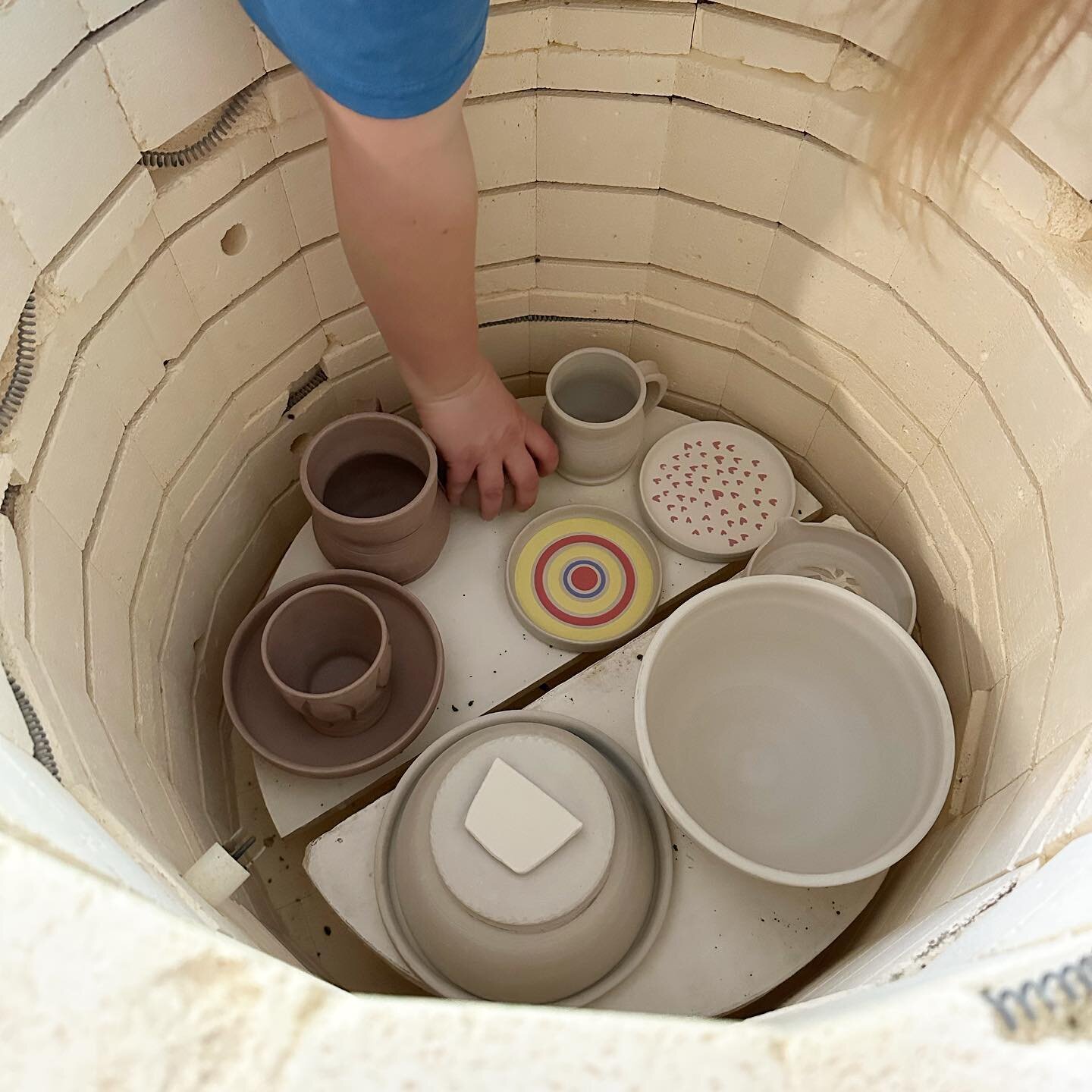 First loading of the new kiln (Phoebe)! 

✨ Stay tuned&hellip;