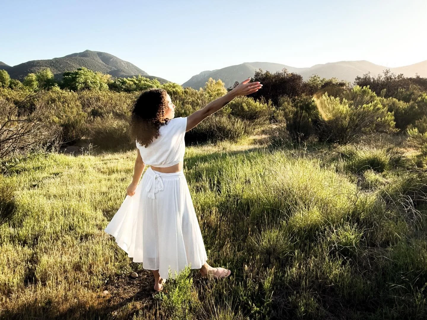 Stepping into a new chapter of your life isn&rsquo;t about having clarity first (that comes later).

What actually comes first is listening. It&rsquo;s allowing subtle, energetic shifts to happen before you fully understand them.
 It&rsquo;s trusting