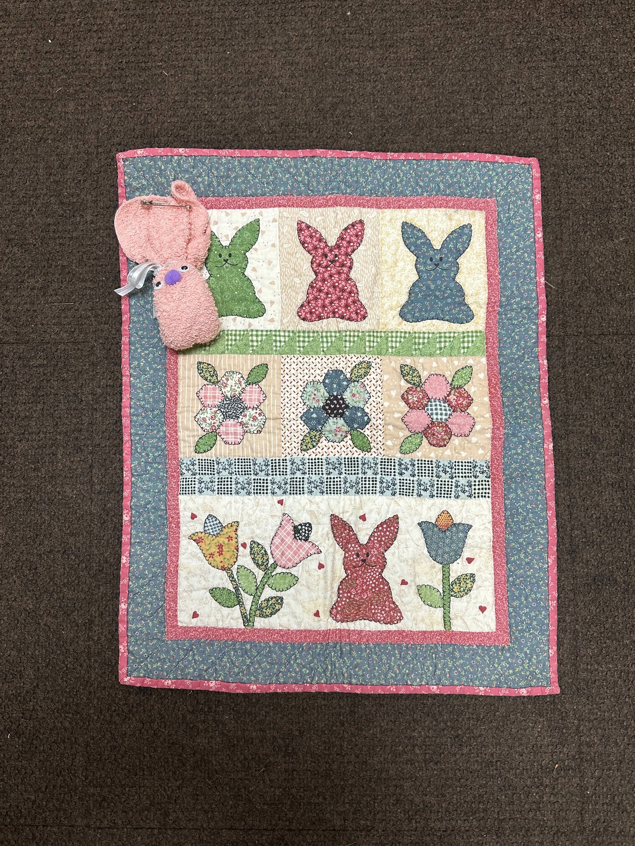Quilted wall hanging - 16"x20"