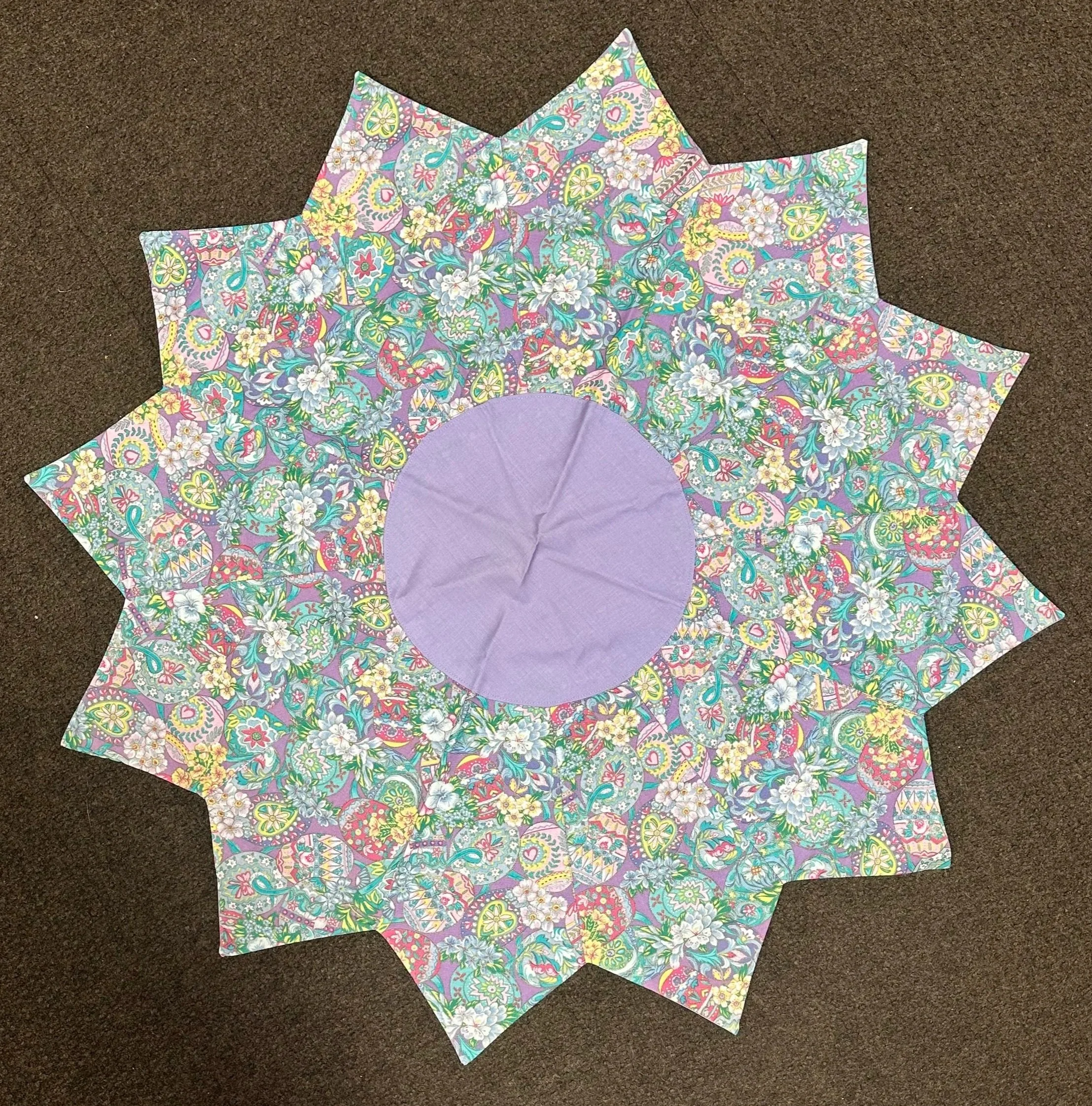 Table topper - 28" diameter