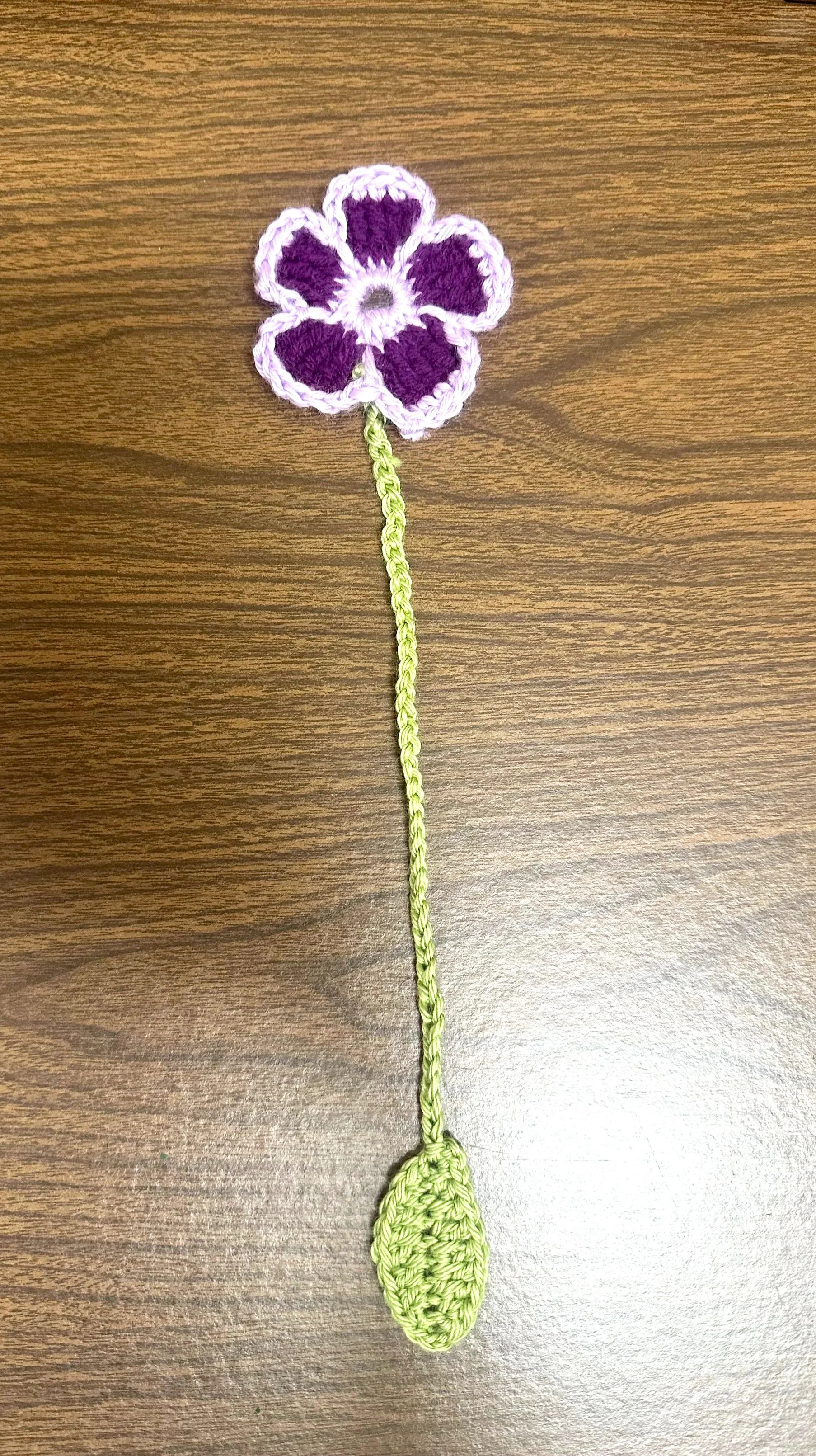 Crochet flower bookmark