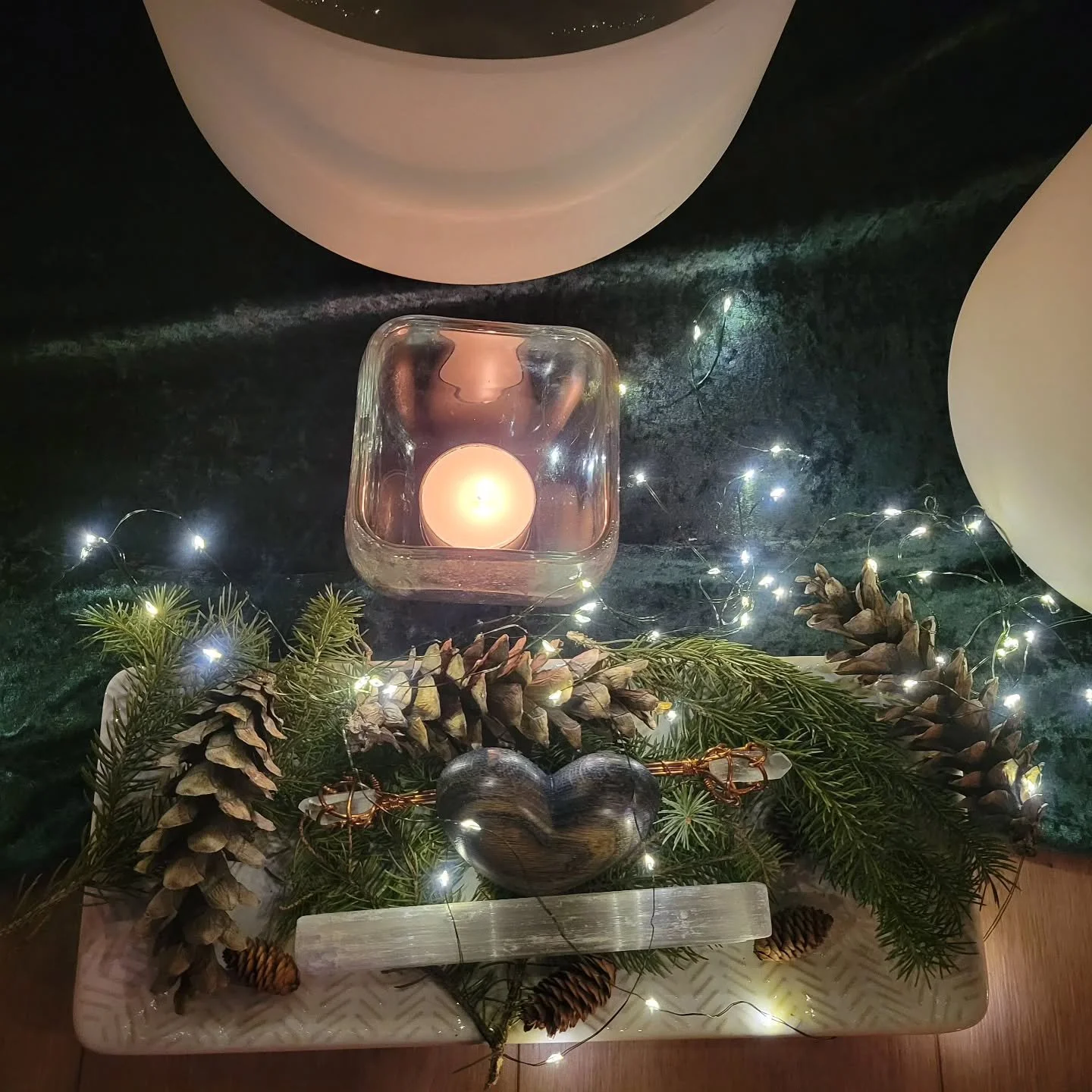 Thank you to everyone who attended last night's Solstice meditation. We honored the darkness and celebrated the return of the light. ✨️☀️💛 I am so grateful for each opportunity this year has  provided to share sound, Reiki, and a bit of magic with e