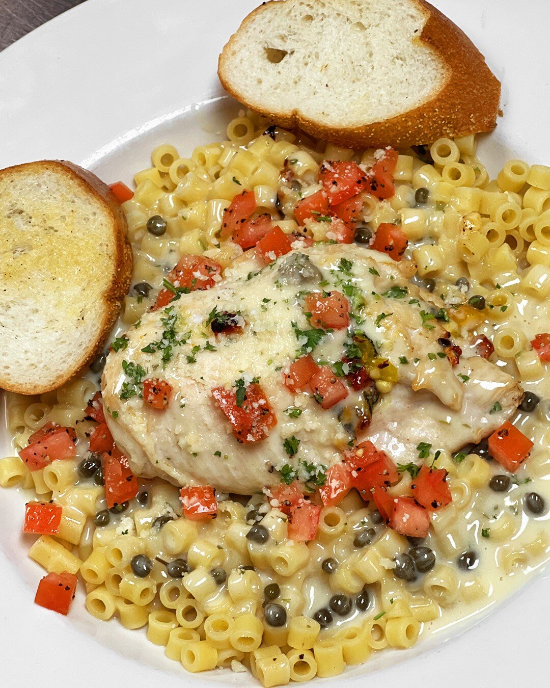 Stop by this weekend and enjoy our dinner special, watch a game, or sip on of our crafted cocktails! 

Dinner Special: 
➡ Stuffed Chicken Breast 
Springer Mountain Chicken Breast stuffed with Feta Cheese, Spinach, Artichoke, sundried tomato, Kalamata