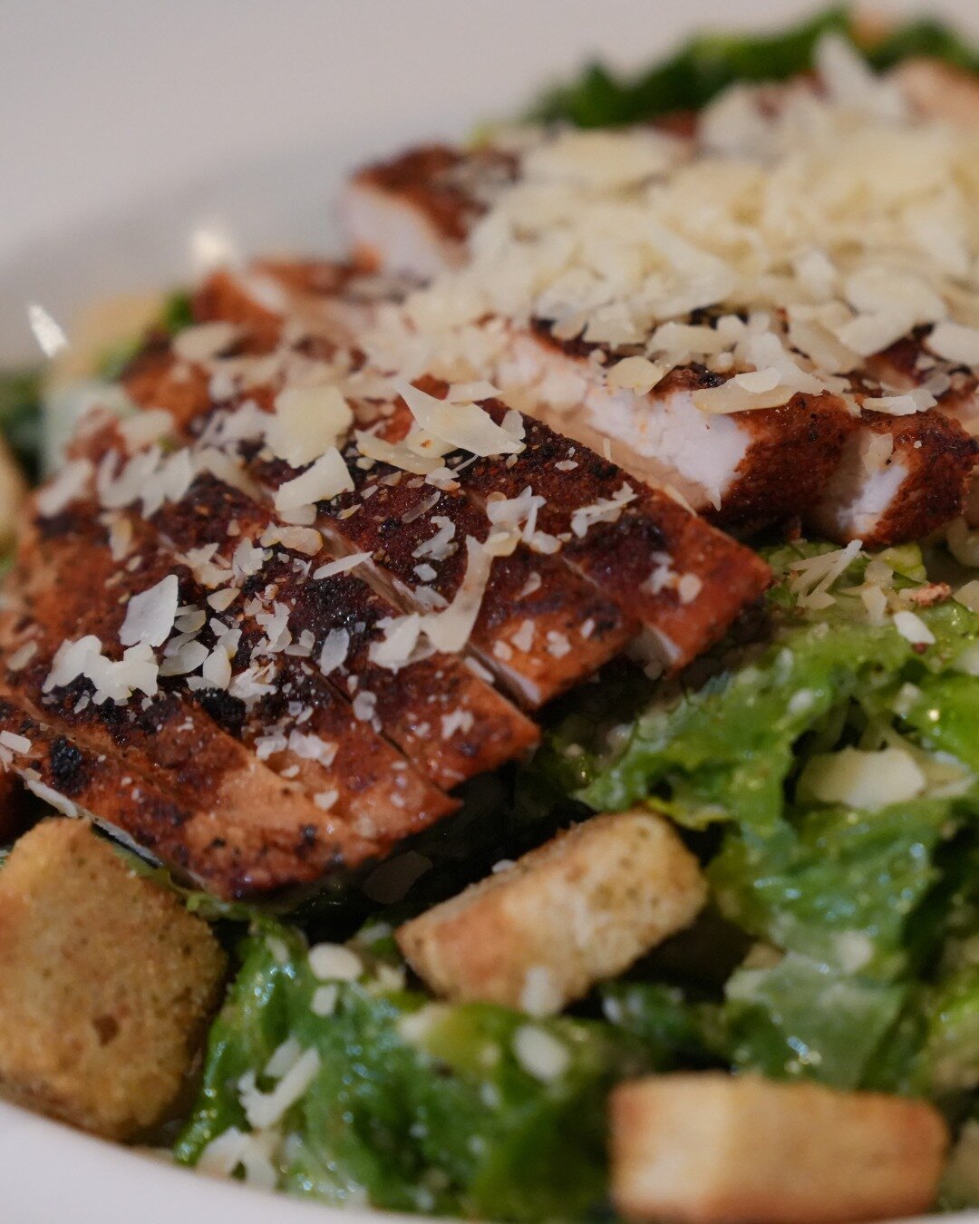 With pan-fried prosciutto, freshly grated parm, and a creamy house-made dressing, our new Blackened Chicken Caesar Salad is a feast for the eyes and the palette! Come give it a try yourself - doors open at 4 for Dinner and Happy Hour 🥂

#reddingca #