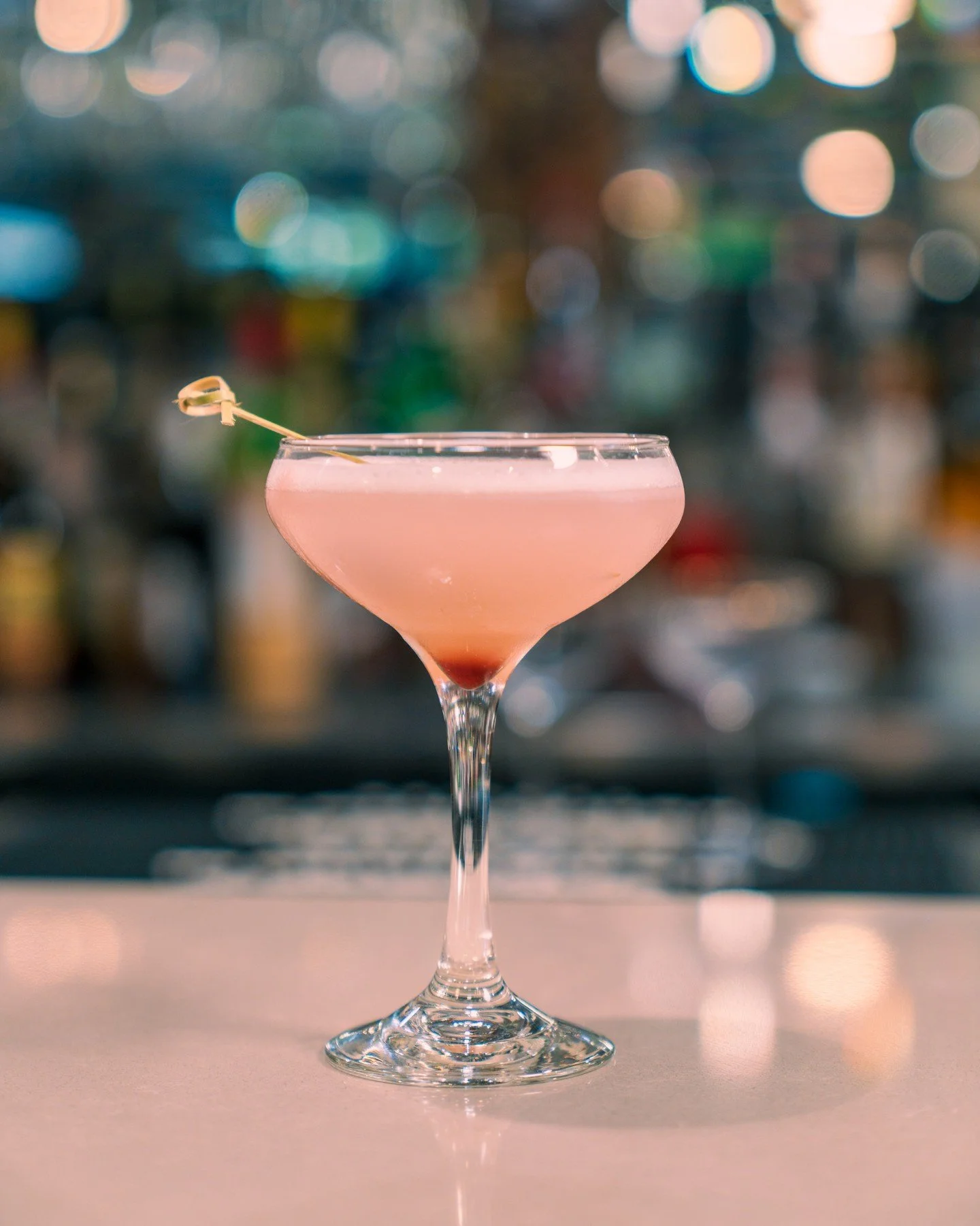 Take your taste buds sky-high with our Aviation. 🍸 Smooth, crisp, and perfectly balanced, this classic cocktail never fails to impress.
ㅤ
#VintageVibes #Cocktails #AviationCocktail #ReddingCA #BarLife #DrinkLocal #Foodie #ThisIsRedding #Cheers