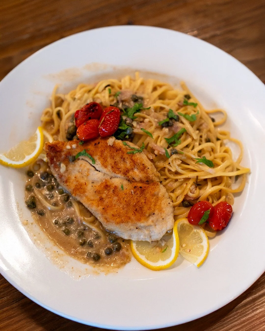 January calls for something bright, comforting, and classic. 🍋🍽️
ㅤ
Our Chicken Piccata brings pan fried chicken breast together with linguine, white wine, butter, garlic, shallot, and capers for a dish that feels just right this time of year. Simpl