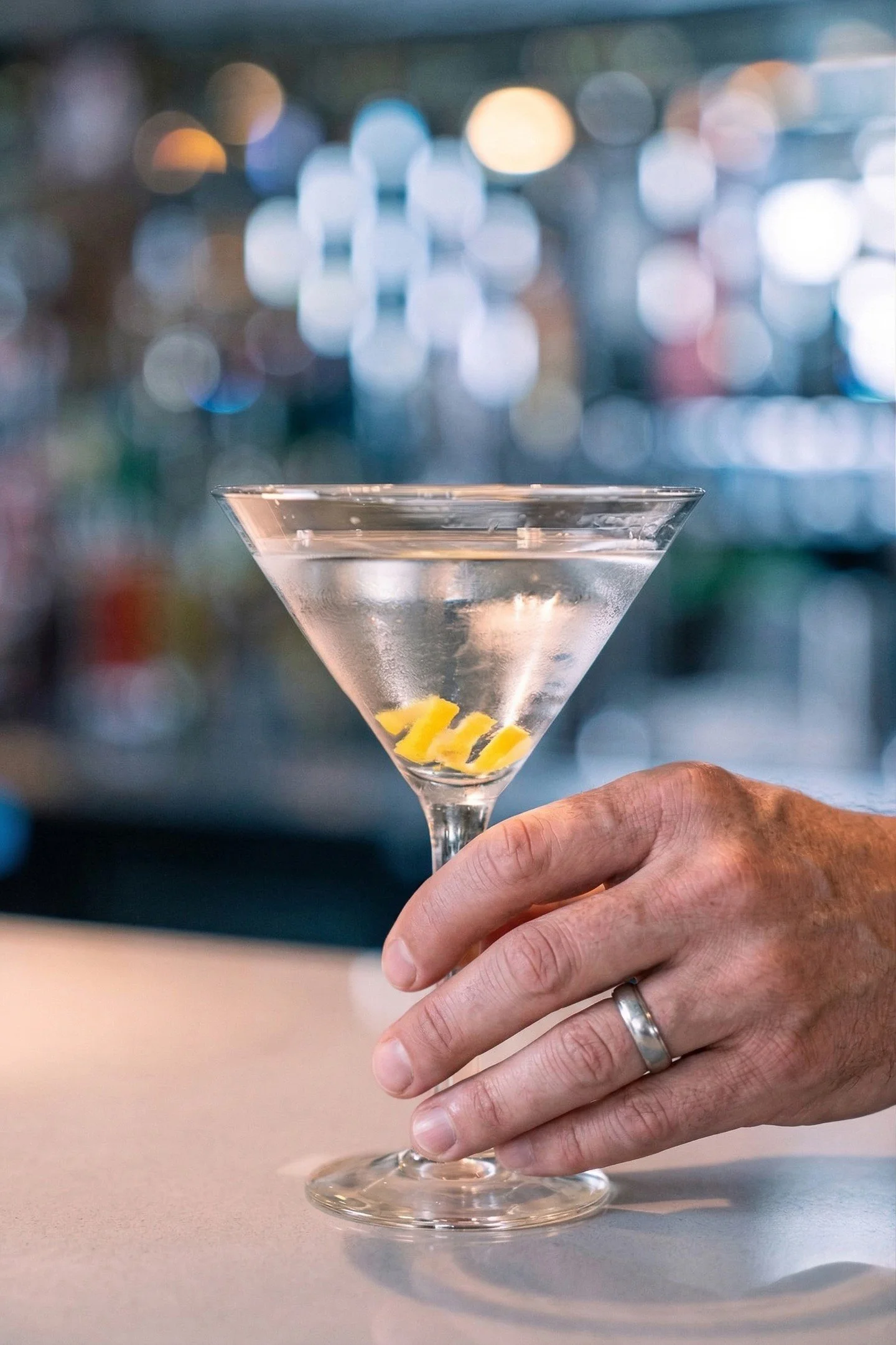 Hello April. Hello spring nights and cold martinis. 🍸🌸
ㅤ
Longer days, warmer evenings, and more reasons to meet up for dinner and drinks downtown. If this is how we&rsquo;re starting the month, it&rsquo;s going to be a good one.
ㅤ
#HelloApril #Spri