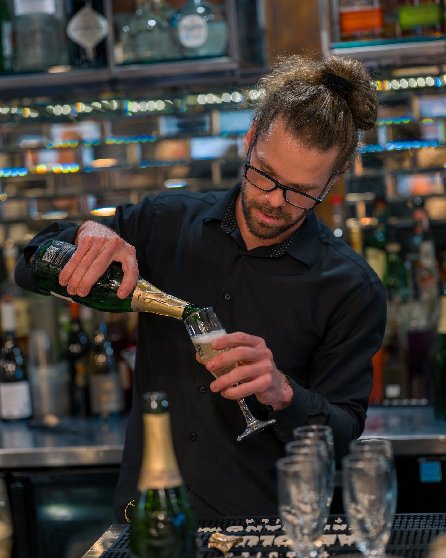 Some nights call for champagne. 🥂
ㅤ
Whether you&rsquo;re celebrating something big, something small, or just the fact that you made it through the week, we&rsquo;ll pour the bubbly.
ㅤ
Join us for dinner, drinks, and a reason to raise a glass at Vint