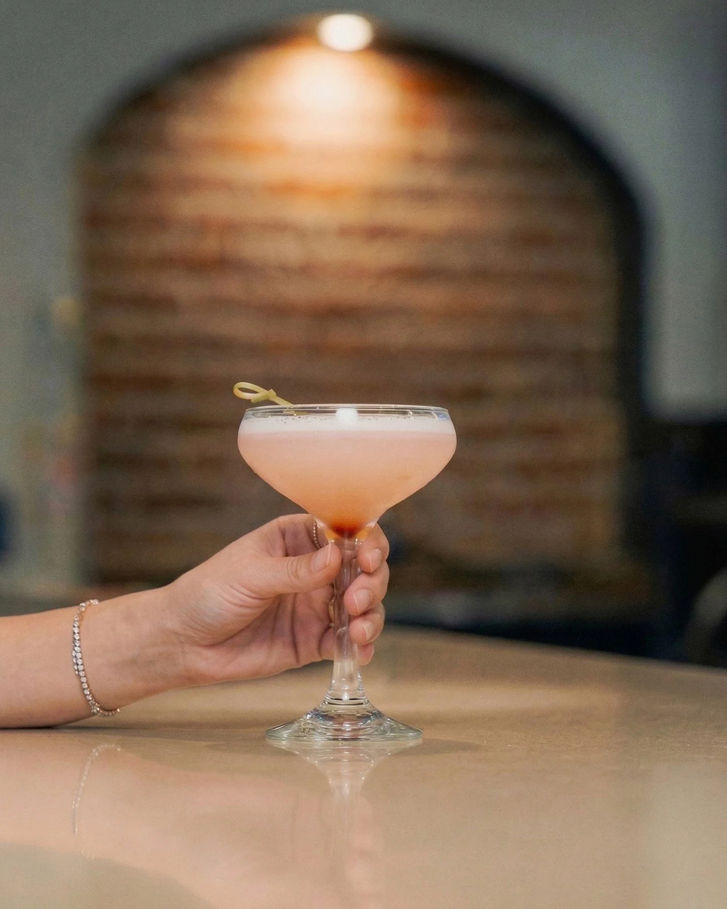 This is your sign to meet someone for a drink this week. 🍸
ㅤ
#VintagePublicHouse #CocktailTime #DowntownRedding