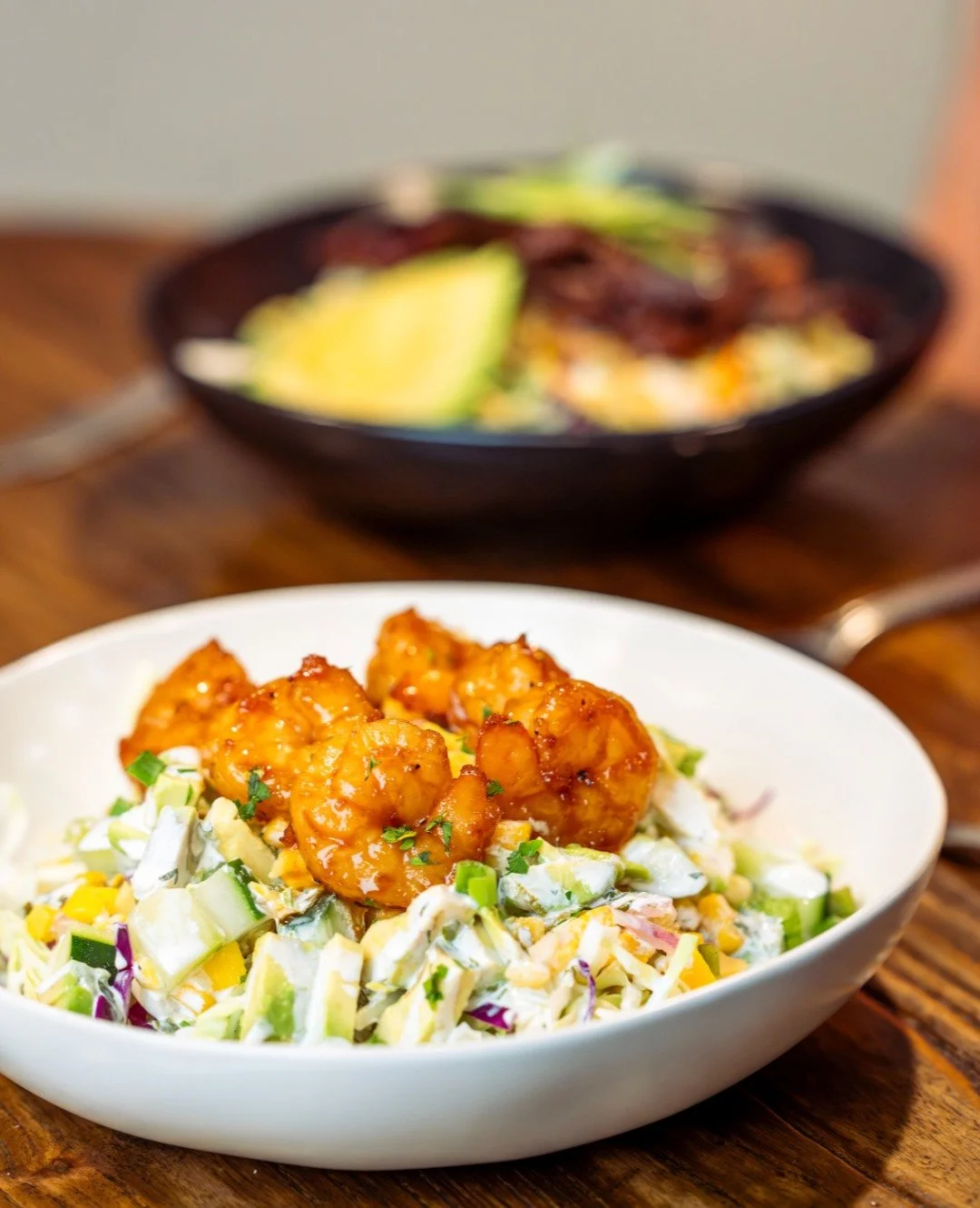 Sweet heat and something new. 🍤
ㅤ
Introducing the Honey Chipotle Shrimp Rice Bowl. Grilled shrimp, mango salsa, coconut lime rice, and avocado cilantro crema.
ㅤ
The new menu is live. Come see what else made the cut.
ㅤ
📍1790 Market St, Redding
➡️ vi