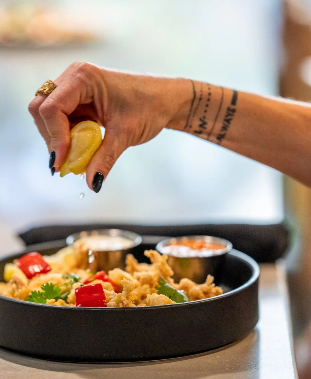 Apps first. Always. 🍽️
ㅤ
Fried Calamari, topped with crispy onions and peppers, served with lemon aioli and chipotle cocktail sauce.
ㅤ
Grab a seat and get tasting - our new menu is here!
ㅤ
#VintagePublicHouse #ReddingEats #DowntownRedding #ReddingCA