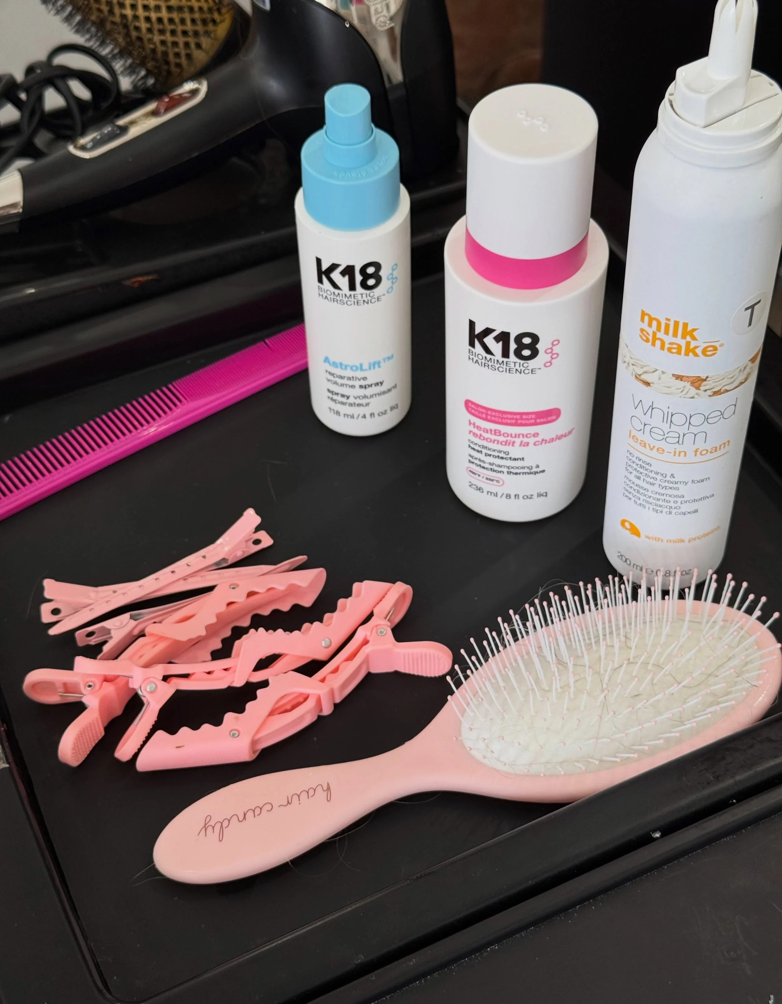 Some of our absolute faves to keep your natural hair + extensions maintained, healthy and hydrated ✨🤍

Because good hair starts with good home care!