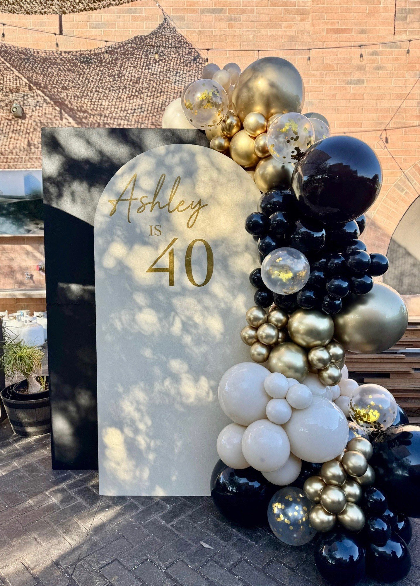 40th birthday balloon garland black gold