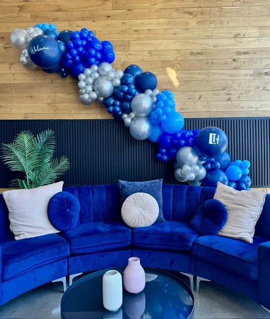 Balloon garland ombre blue