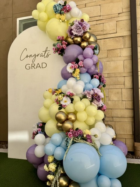 graduation balloon garland display