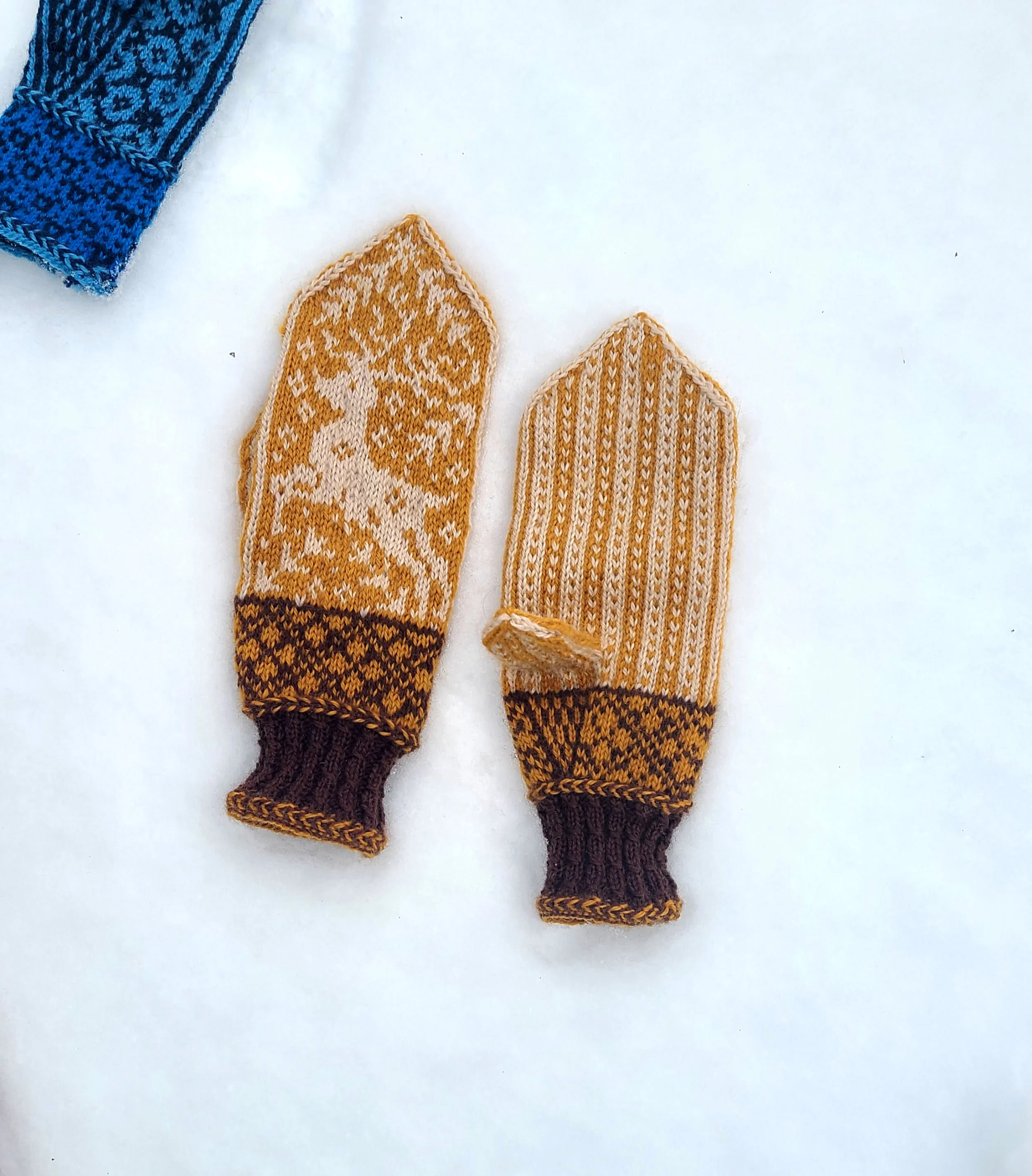 Midwintdeer Mittens