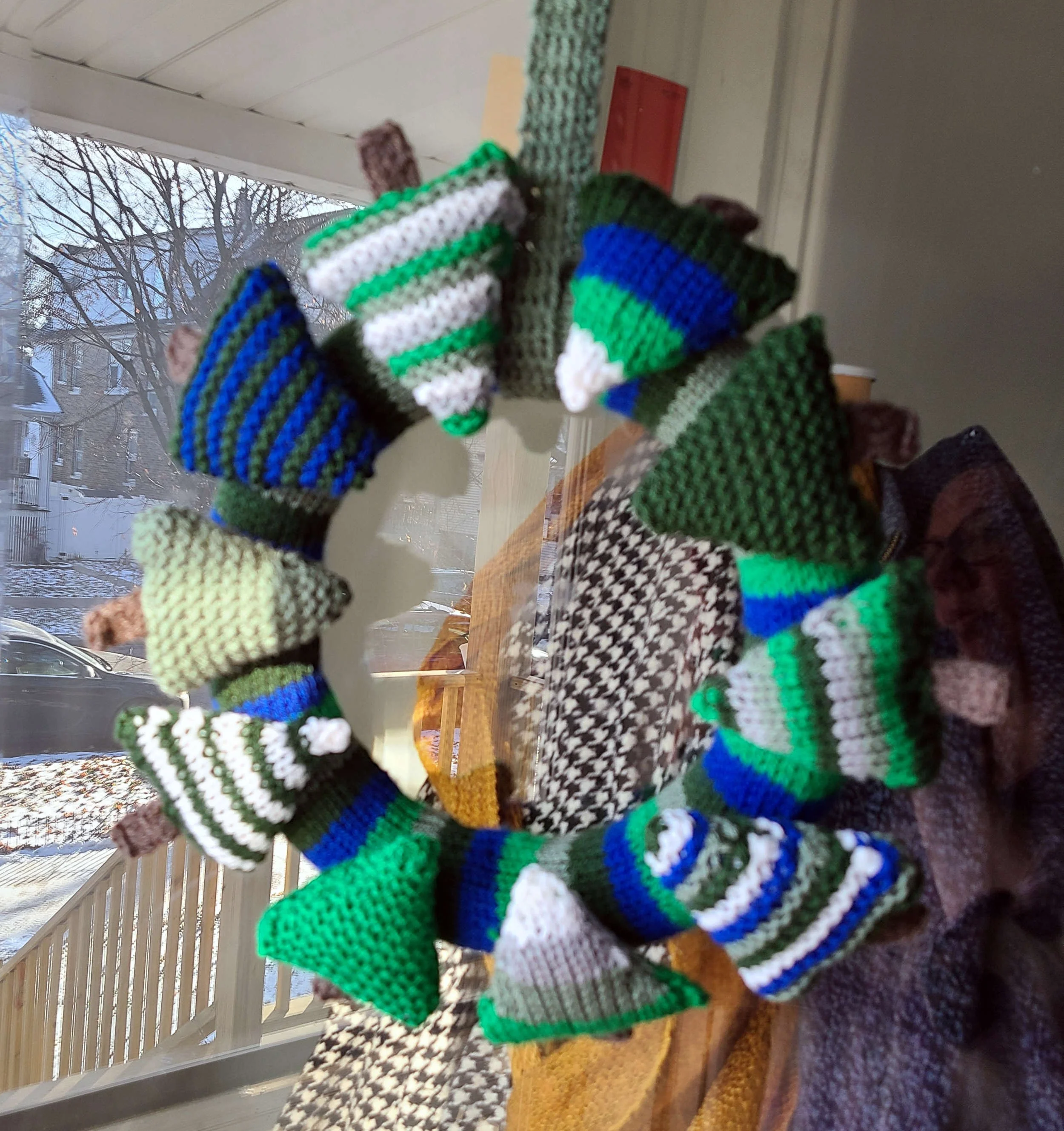 wreath hanging.jpg