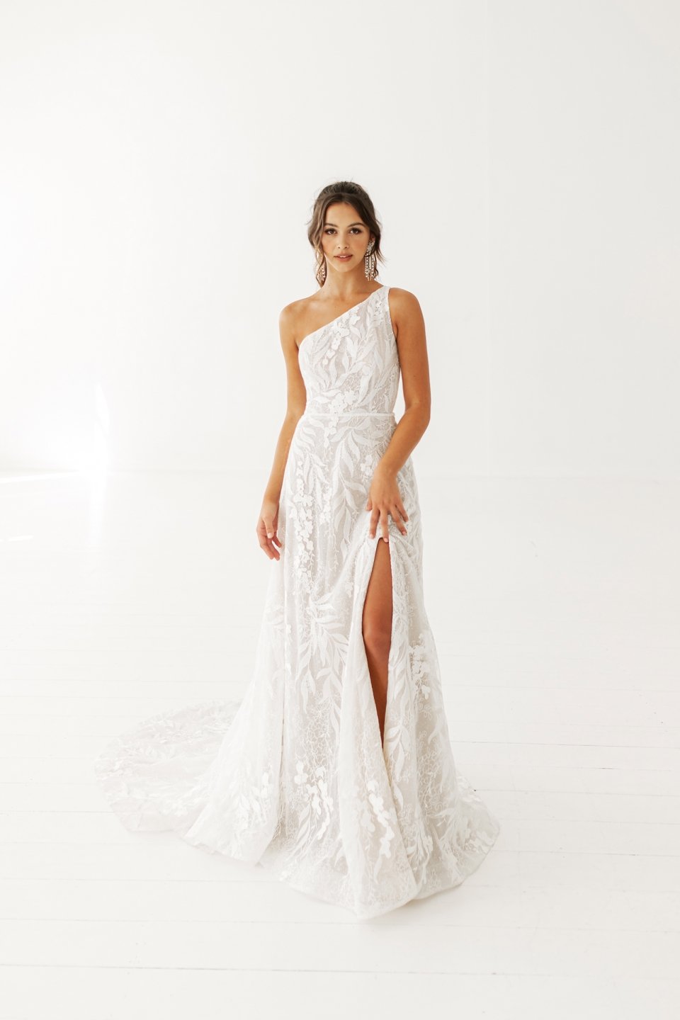 blanc-de-blanc-bridal-boutique-pittsburgh-cleveland-dress-wedding-gown-STARGAZER_Cheri-byOui.jpeg