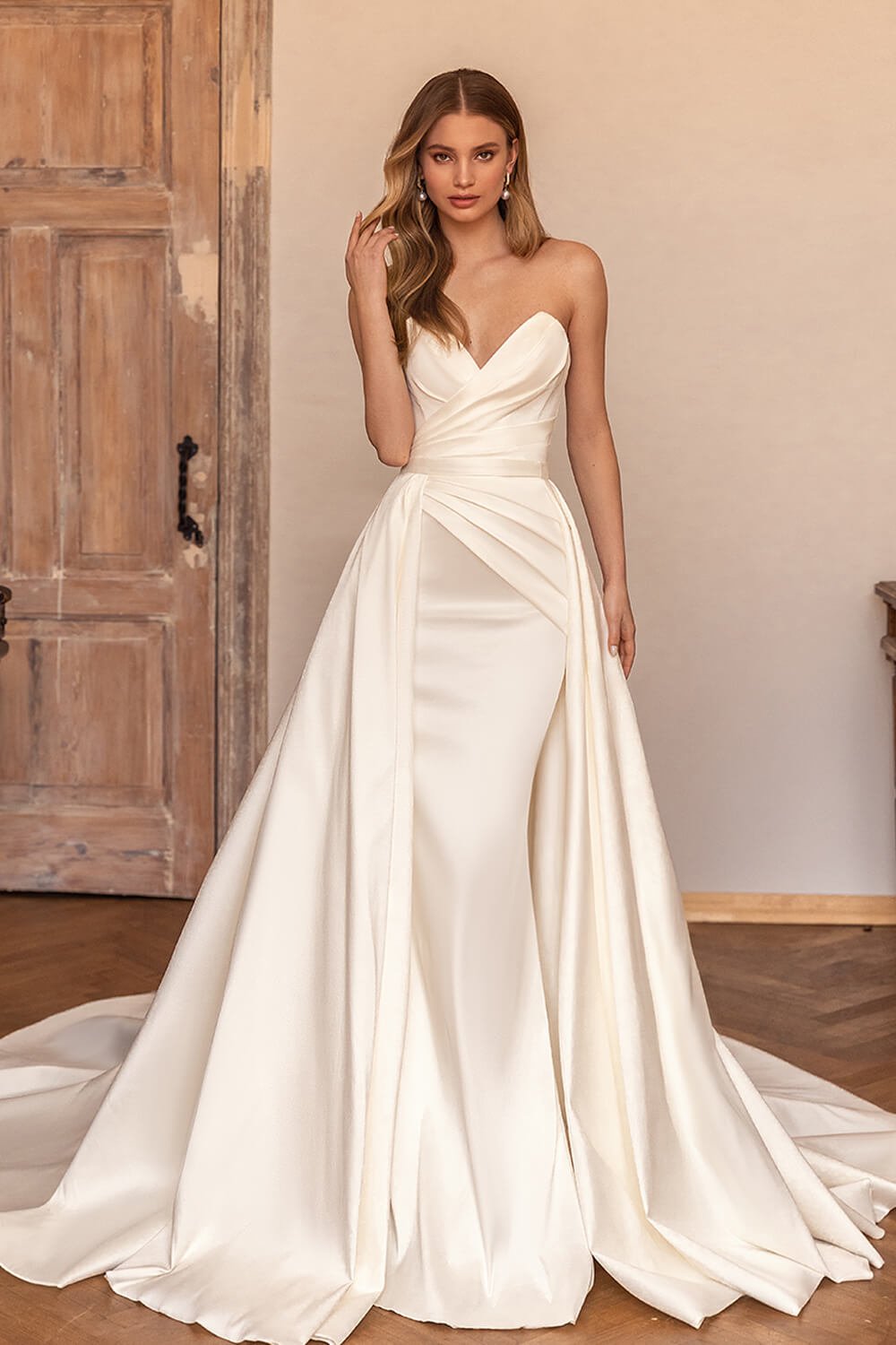 blanc-de-blanc-bridal-boutique-pittsburgh-cleveland-dress-wedding-gown-EVA-LENDEL-likagown.jpeg