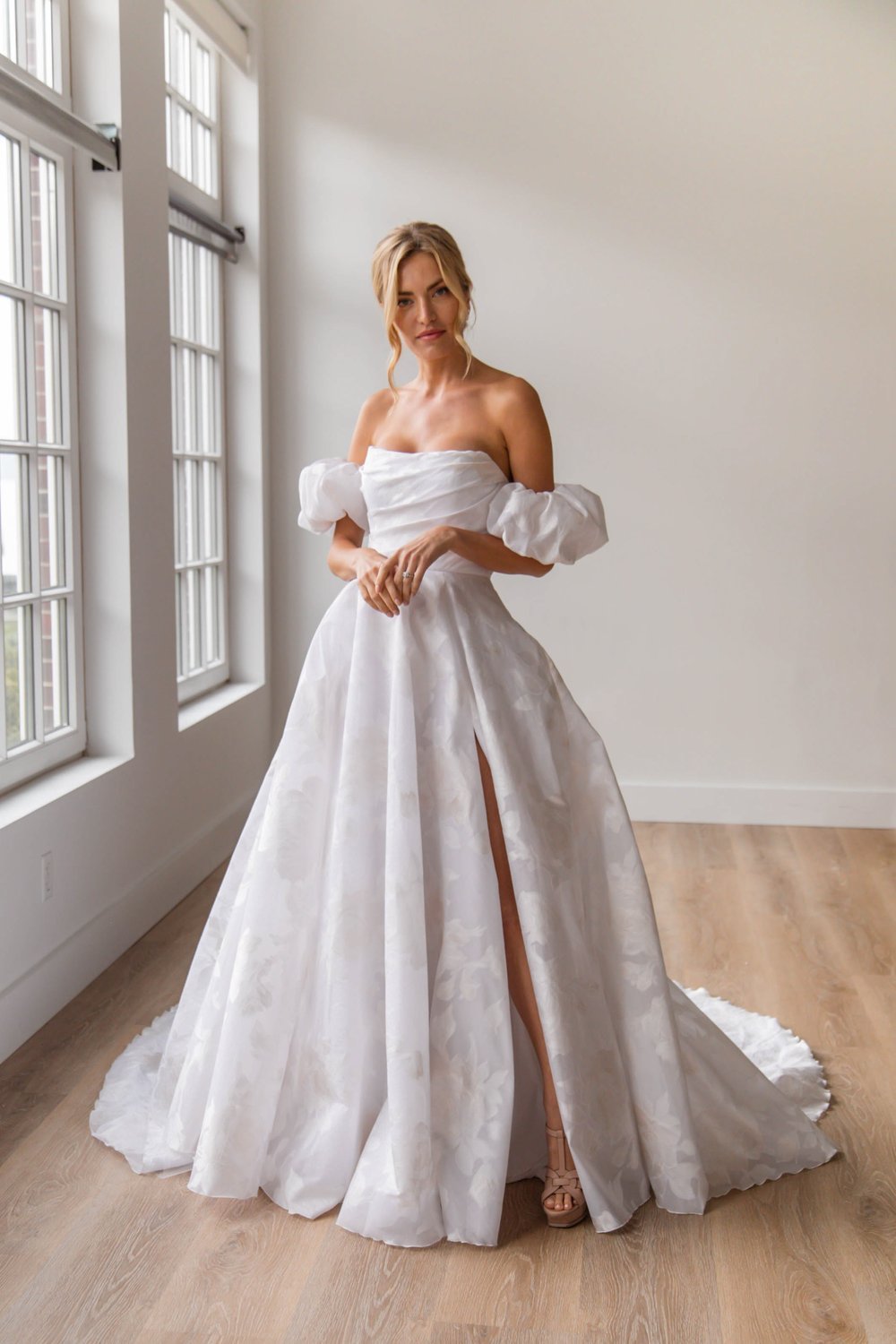 blanc-de-blanc-bridal-boutique-pittsburgh-dress-wedding-gown-Giselle_Rebecca Schoneveld (1).jpeg