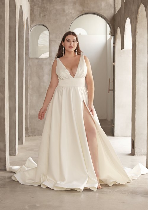 blanc-de-blanc-bridal-boutique-pittsburgh-cleveland-dress-wedding-gown-jillian-slit.jpeg