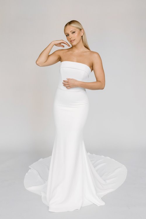 Blanc-de-blanc-pittsburgh-bridal-boutique-alyssa-kristin-liv-front.jpeg