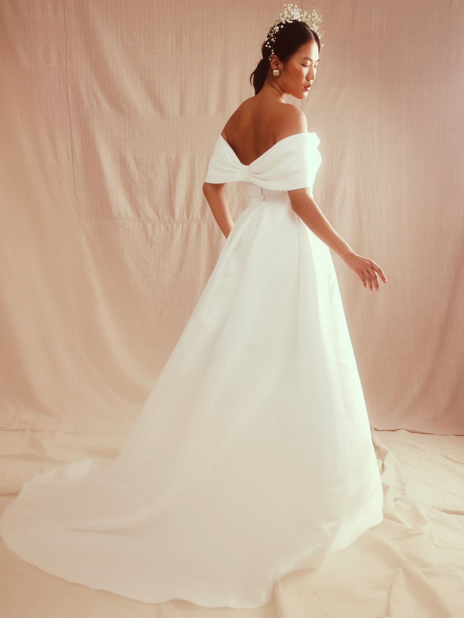 blanc-de-blanc-bridal-boutique-pittsburgh-cleveland-dress-wedding-gown-house-of-renhue-anderson-overskirt-back.jpeg