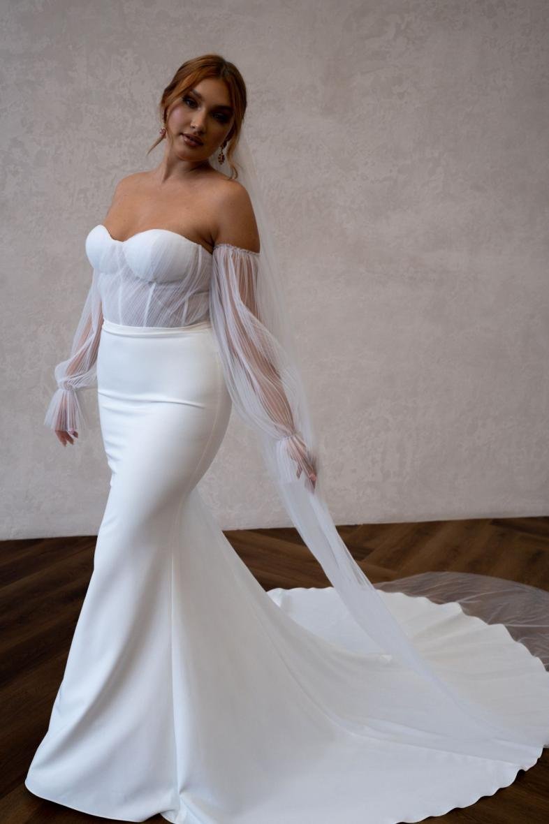 Blanc-de-blanc-bridal-boutique-pittsburgh-dress-wedding-gown-made-with-love-Pippa.jpeg
