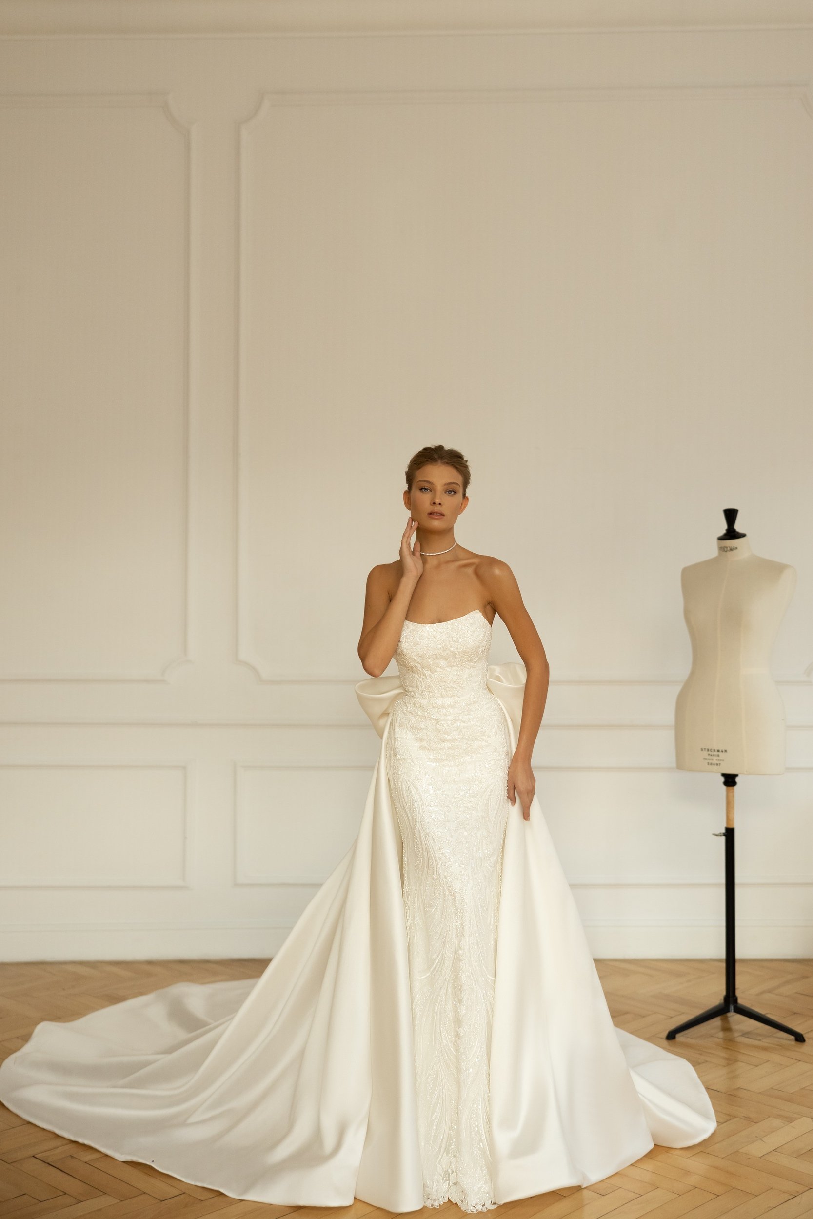 Blanc-de-blanc-bridal-boutique-pittsburgh-dress-wedding-gown-pittsburgh-cleveland-eva-lendel-lanvee.jpg