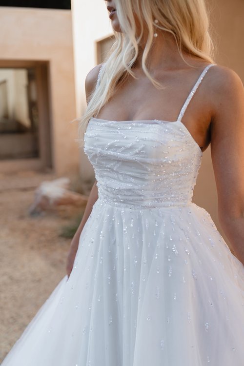 Blanc-de-blanc-bridal-boutique-pittsburgh-cleveland-dress-wedding-gown-Anna-campbell-kingston.jpeg