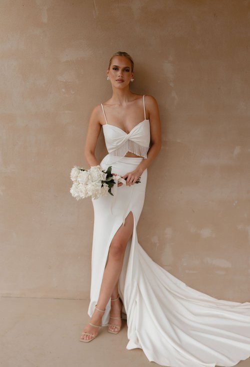 Blanc-de-blanc-bridal-boutique-pittsburgh-cleveland-dress-wedding-gown-Anna-campbell-stevie.jpeg
