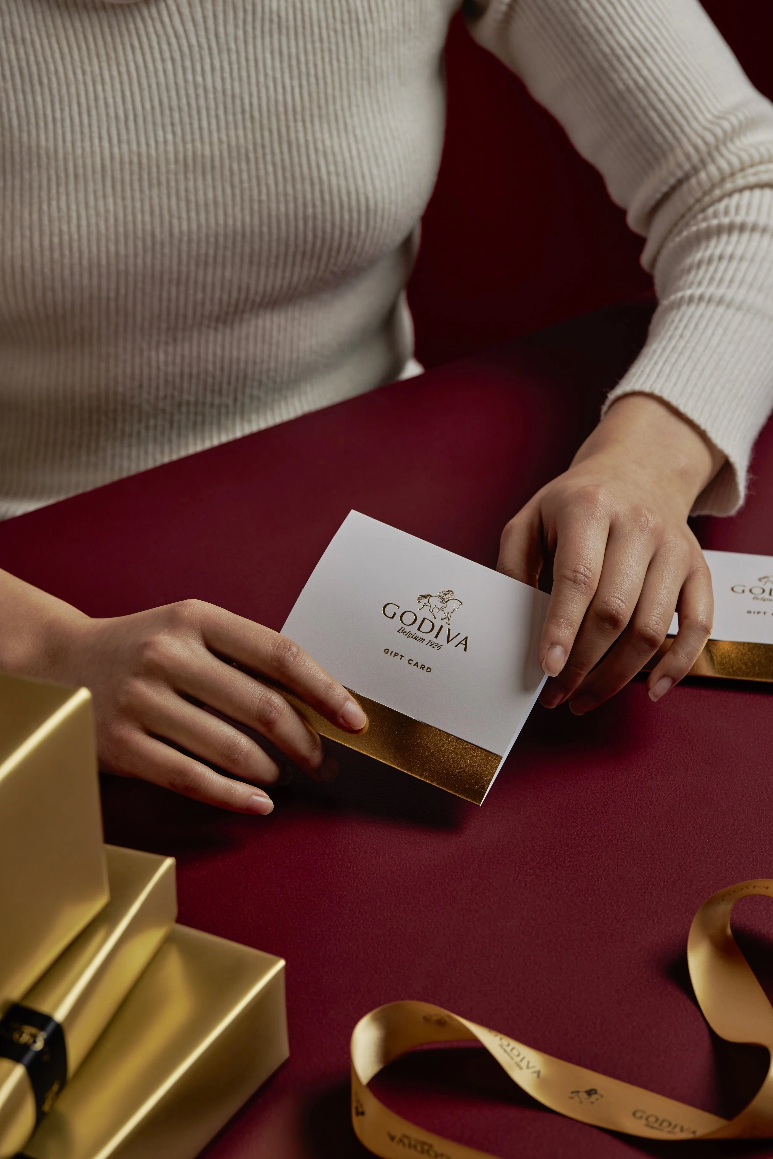 priscilia-goh-hand-model