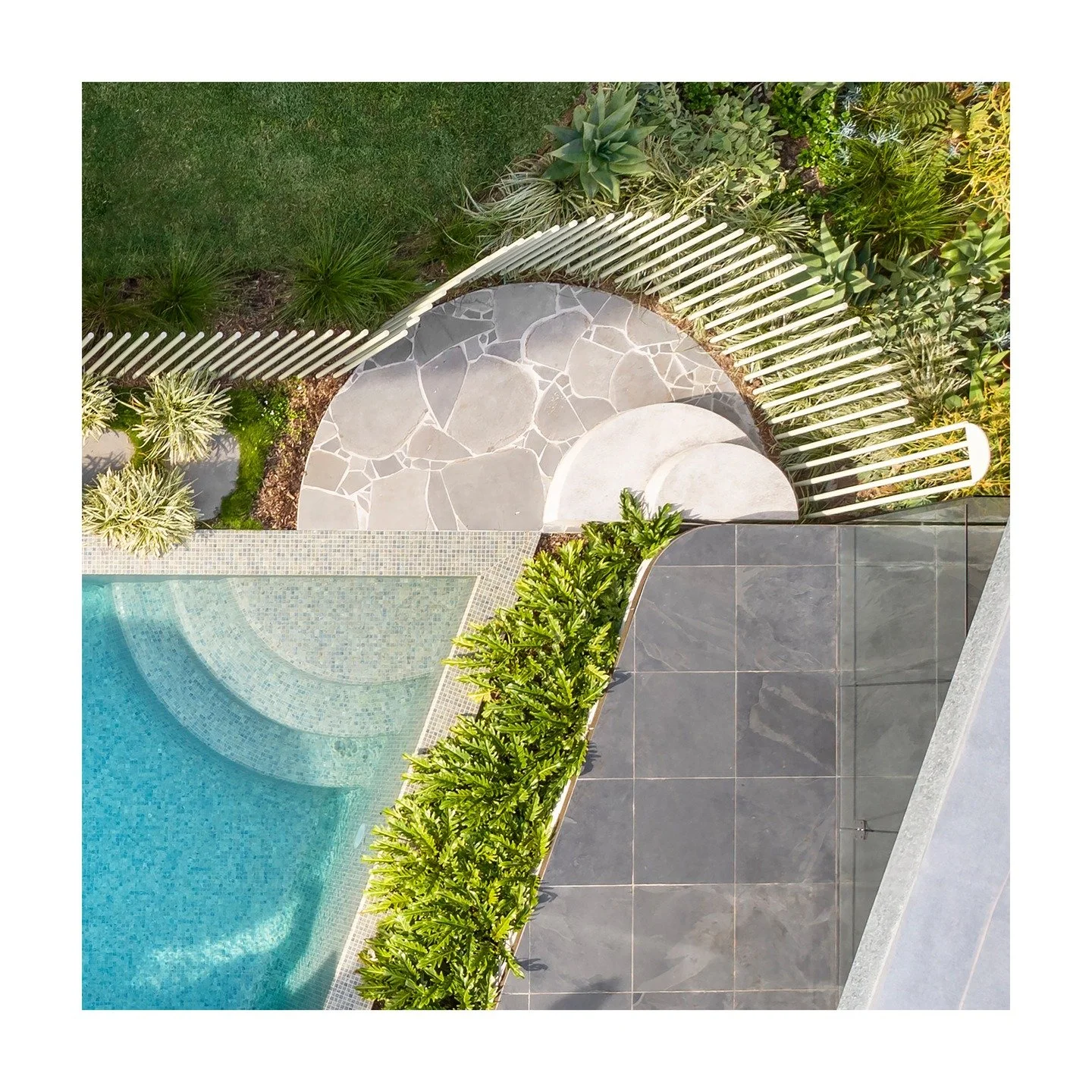The Circles @ 𝗧𝗼𝘁𝗼𝗿𝗼'𝘀 𝗣𝗼𝗼𝗹 

.
Architecture and Design | @walless.architecture
Landscape | @bell_landscapes
Pool Builder | @cronullapools
Custom Steel Pool Fence | @keystonemetalfabrication
Outdoor Amenity Builder | @citybuiltdevelopments