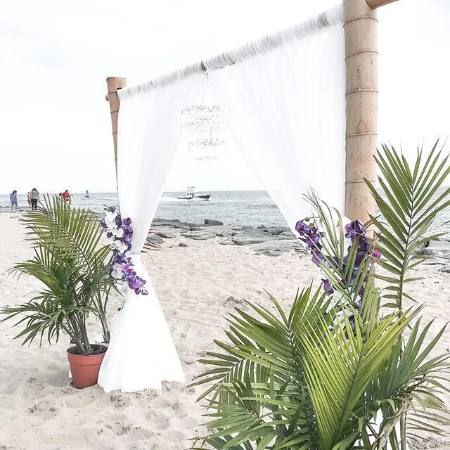 It’s a beautiful day for a beach wedding 🌞