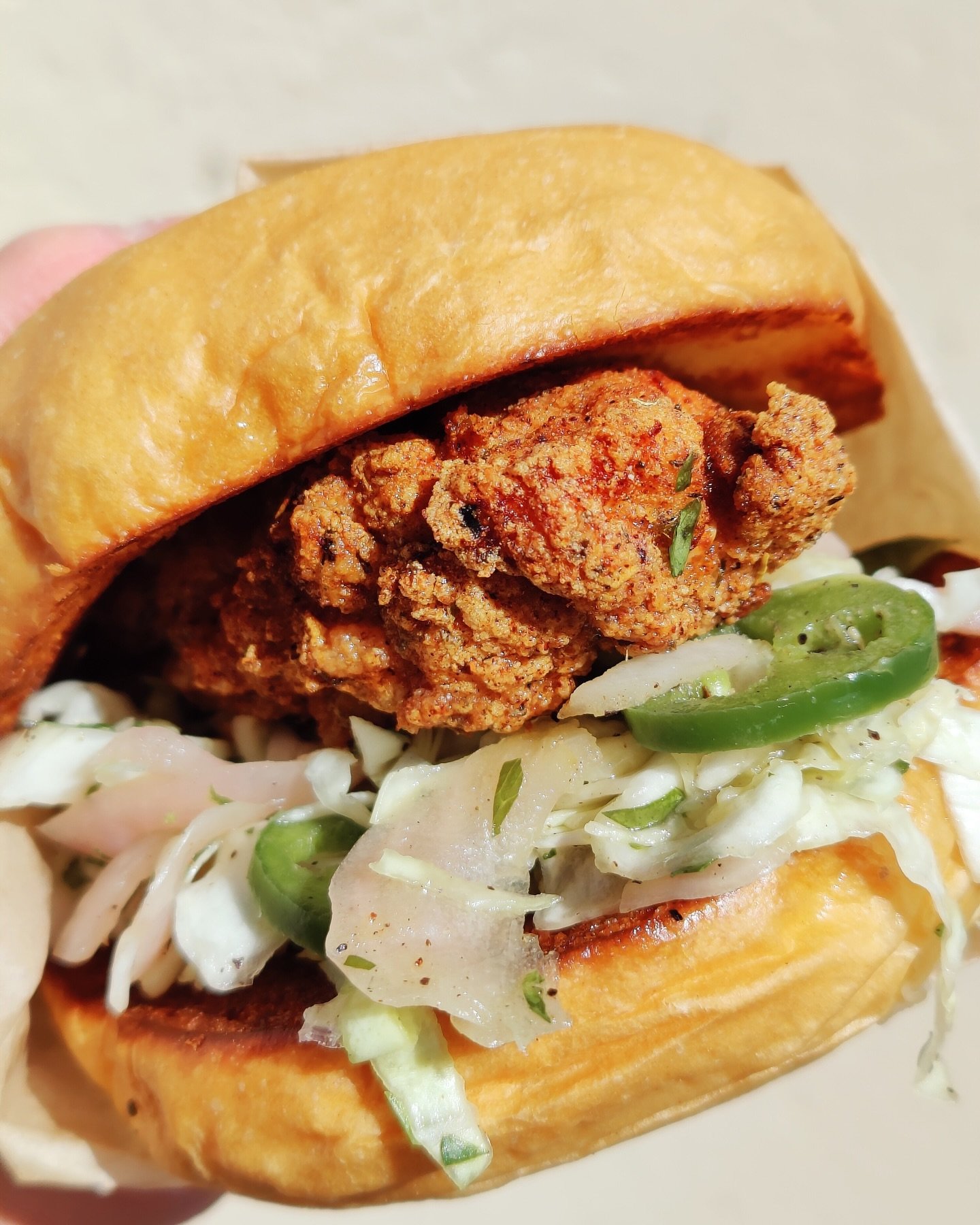 Weekend plans? ... this!
Whether you’re heading to your local Lou’s Chicken Shop or ordering in, sandwich should always be on the weekend agenda 💥